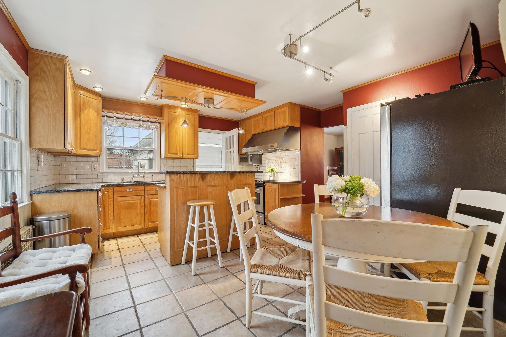 10 Wayside Drive