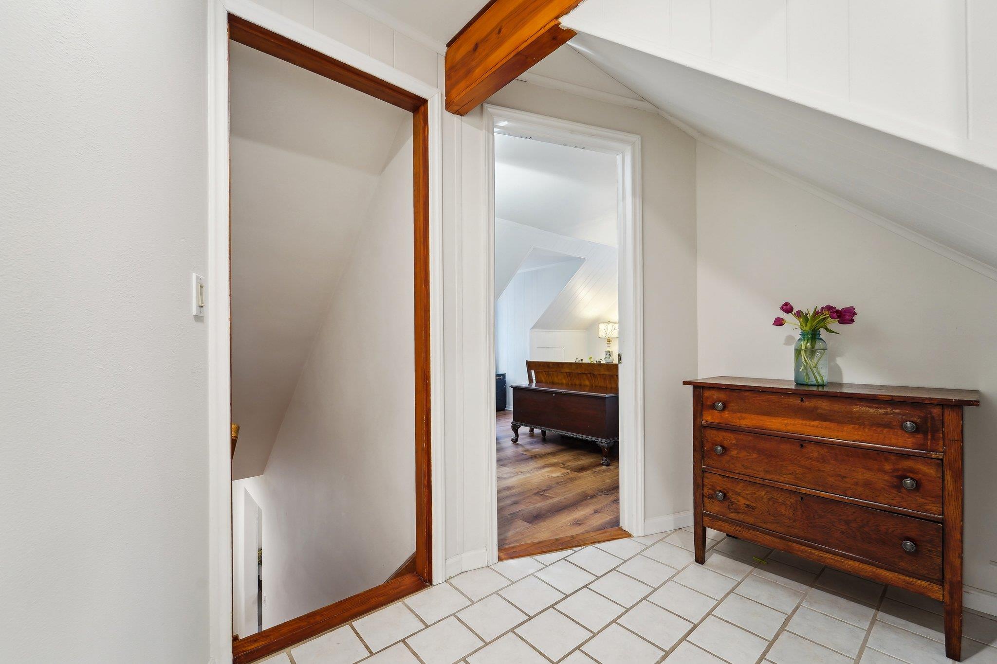 10 Wayside Drive