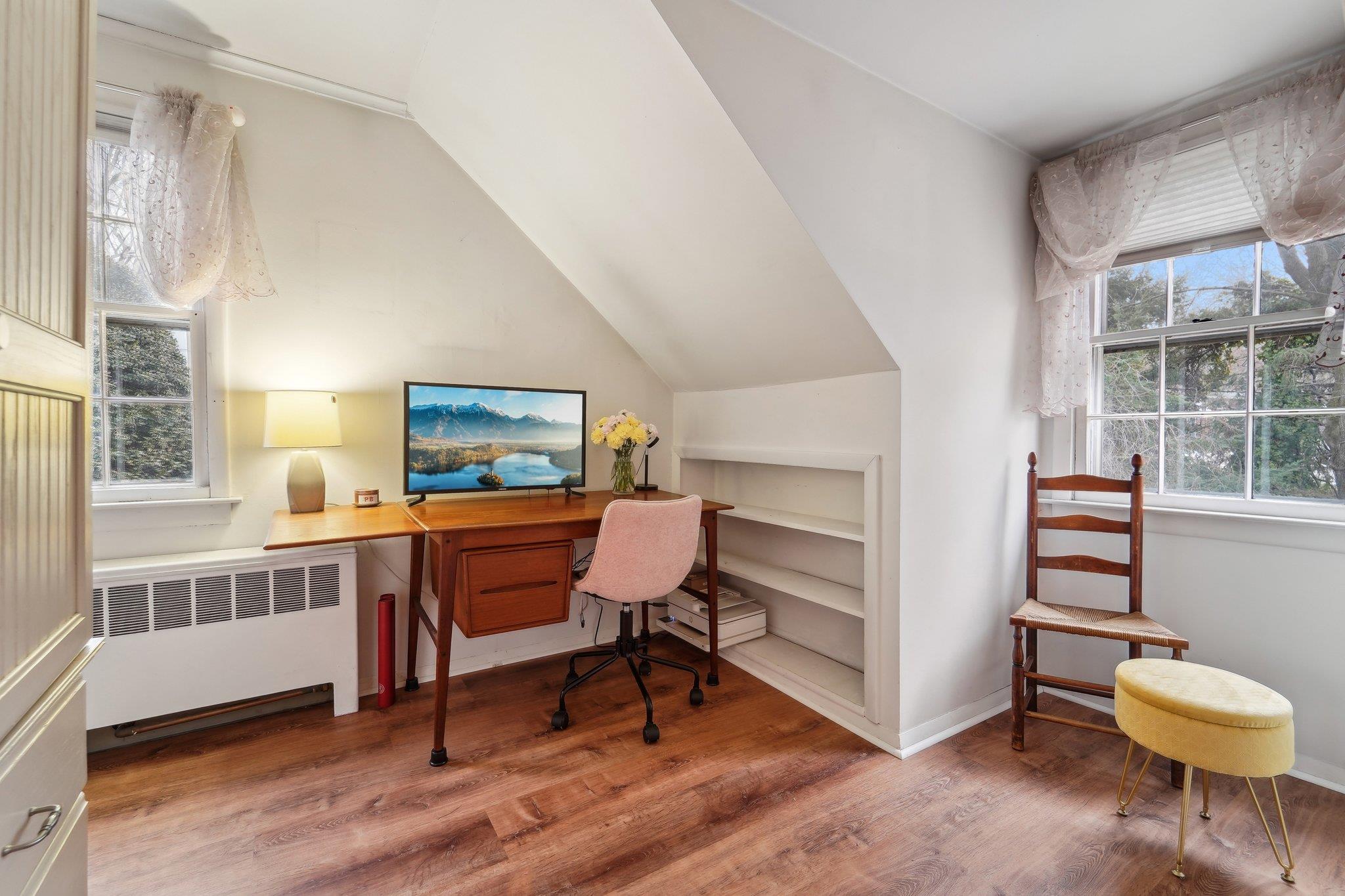 10 Wayside Drive