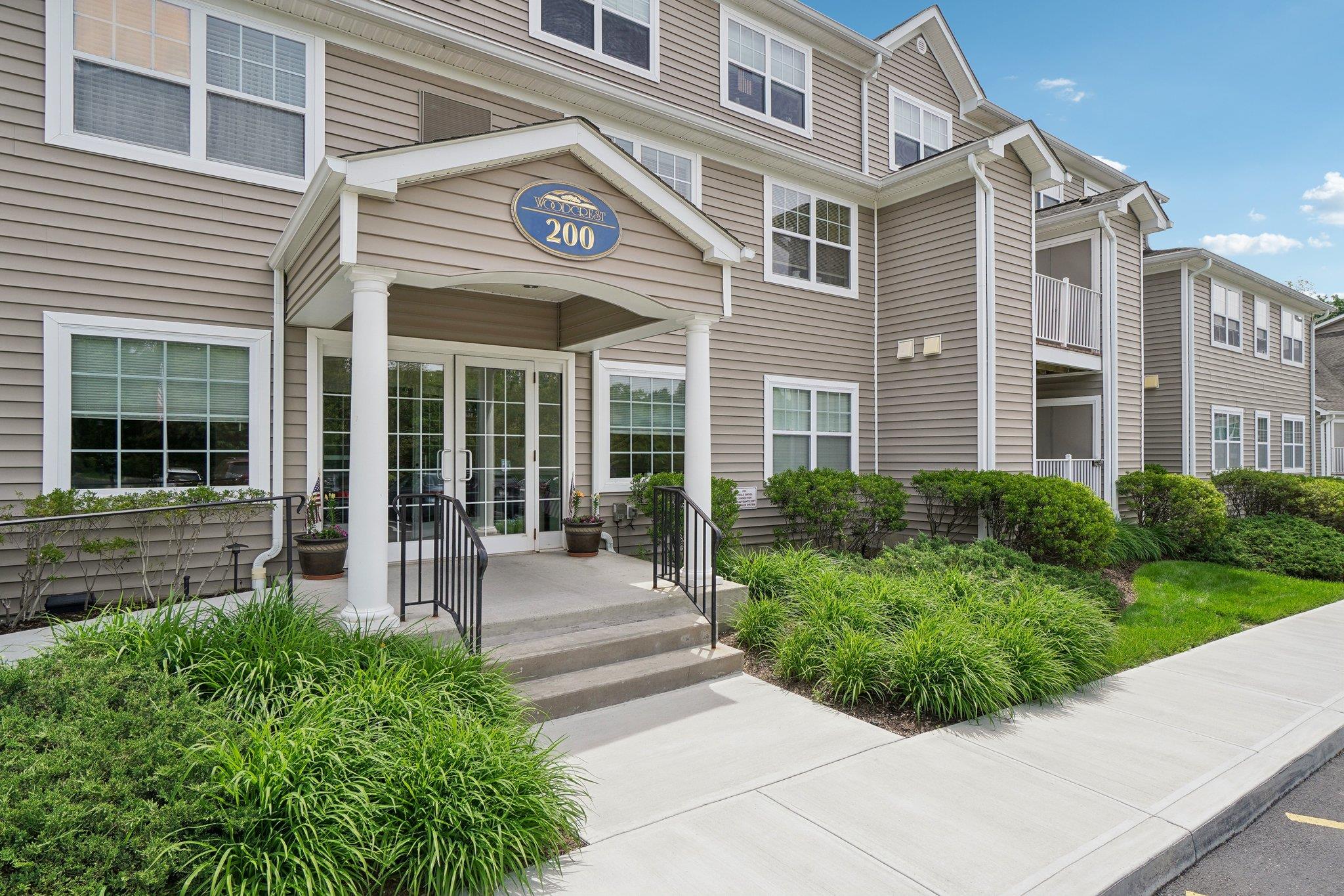 200 Woodcrest Lane Unit: 202