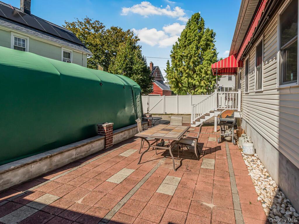 393 City Island Avenue