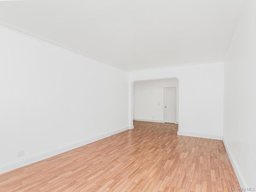 3015 3015 Riverdale Ave Unit: 4B