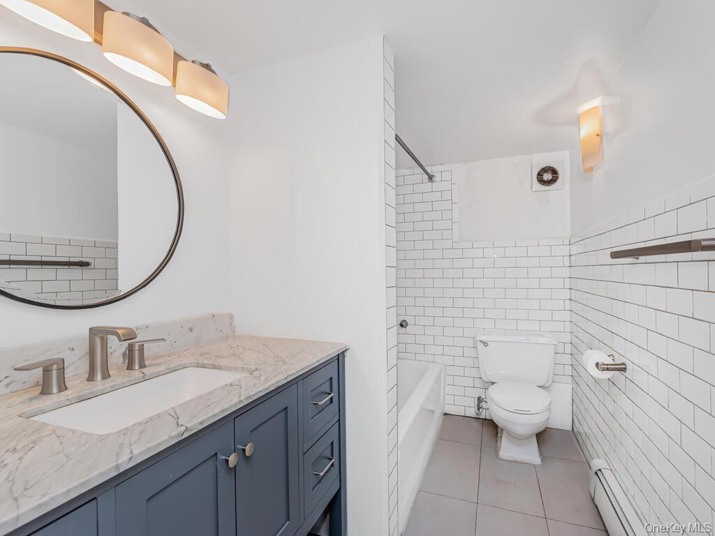 305 E 108th Street Unit: 4B