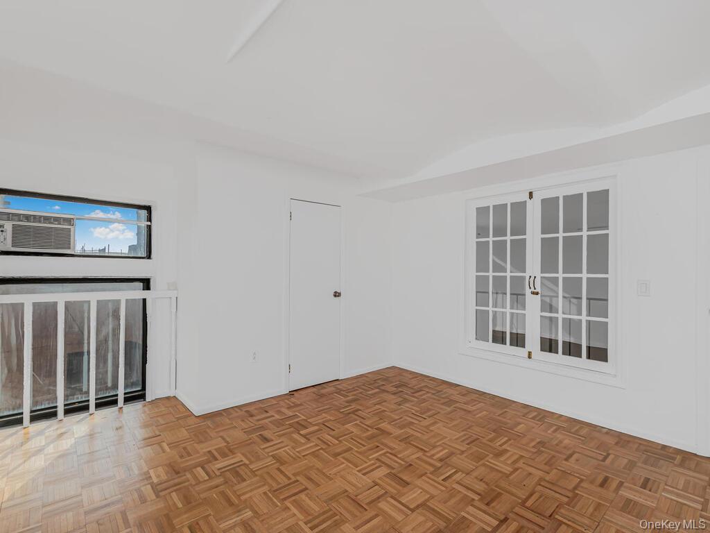 305 E 108th Street Unit: 4B