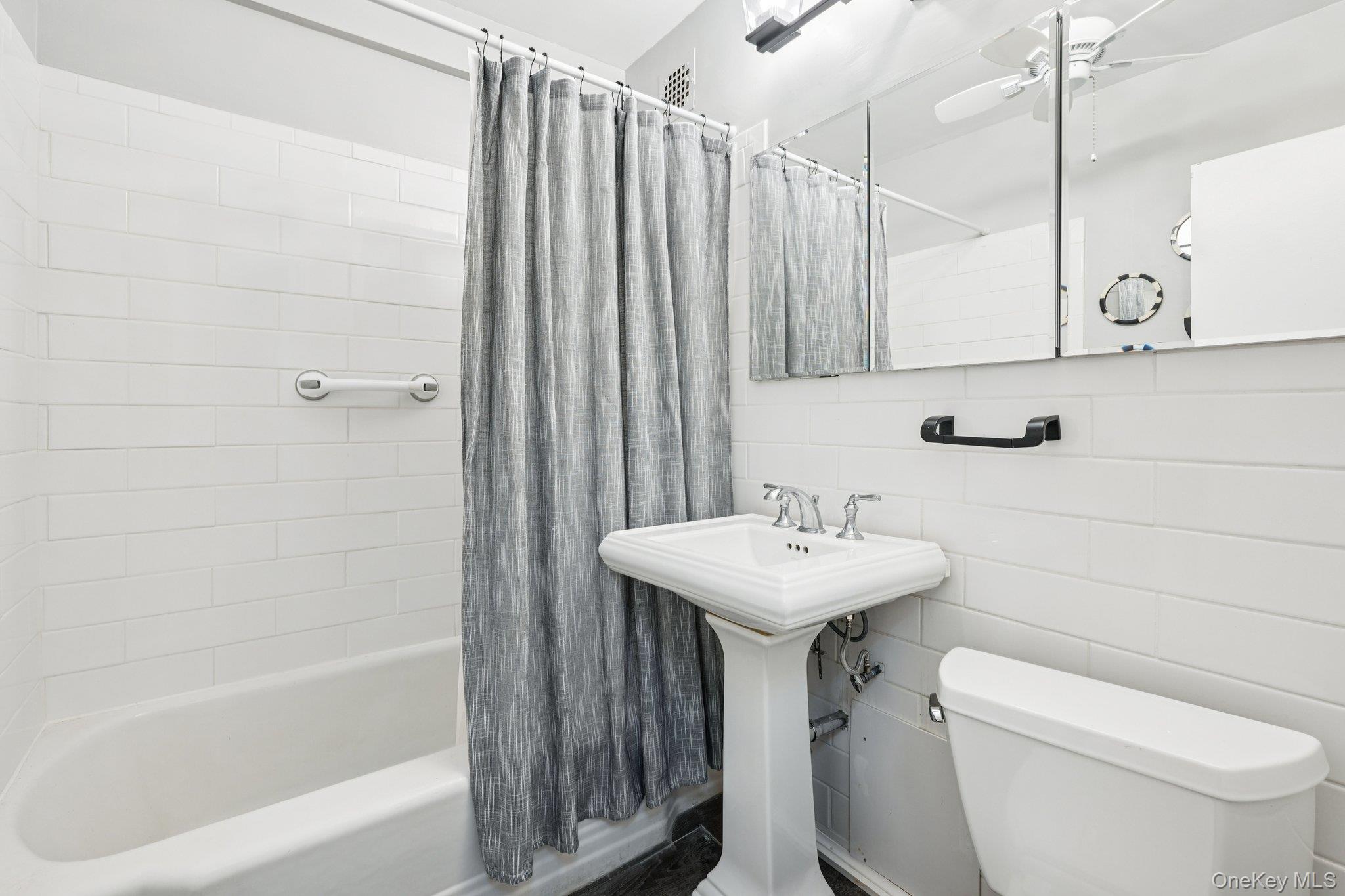 4 4 Putnam Hill Unit: 4F