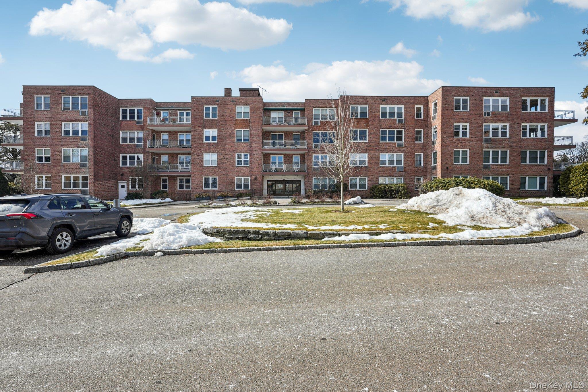 4 4 Putnam Hill Unit: 4F