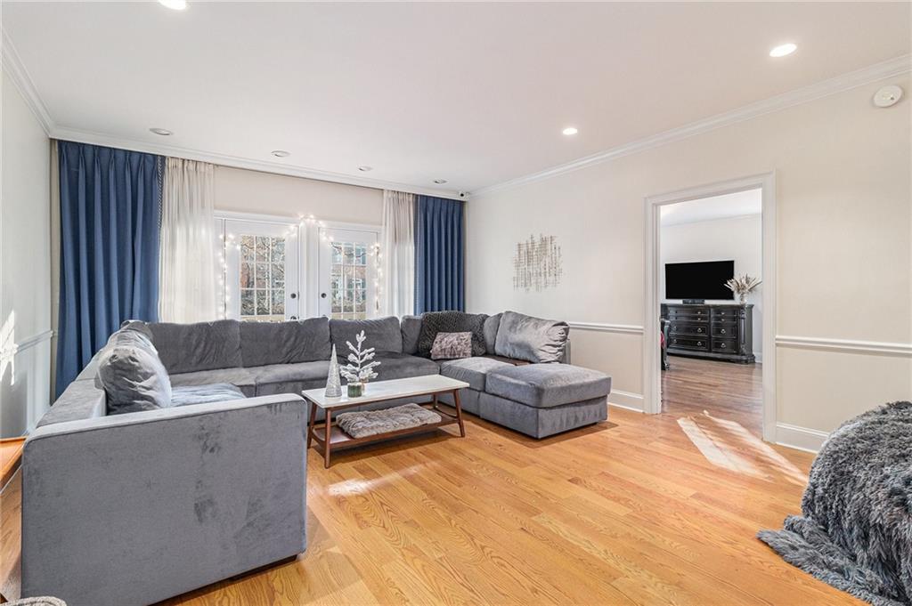 13 Downshire Lane