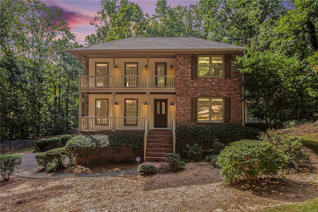 390 Waverly Hall Circle