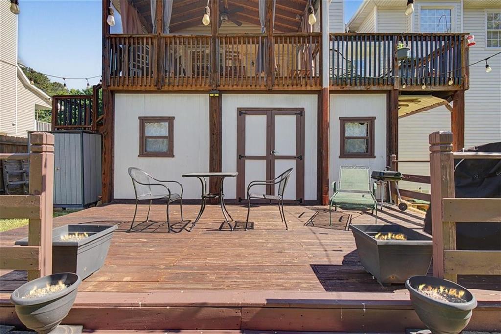 214 Moore Valley Way
