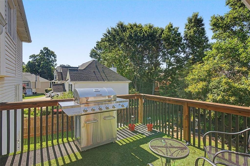 214 Moore Valley Way