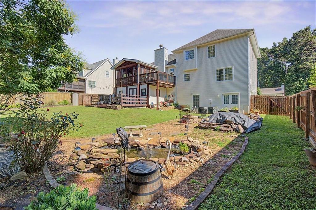 214 Moore Valley Way