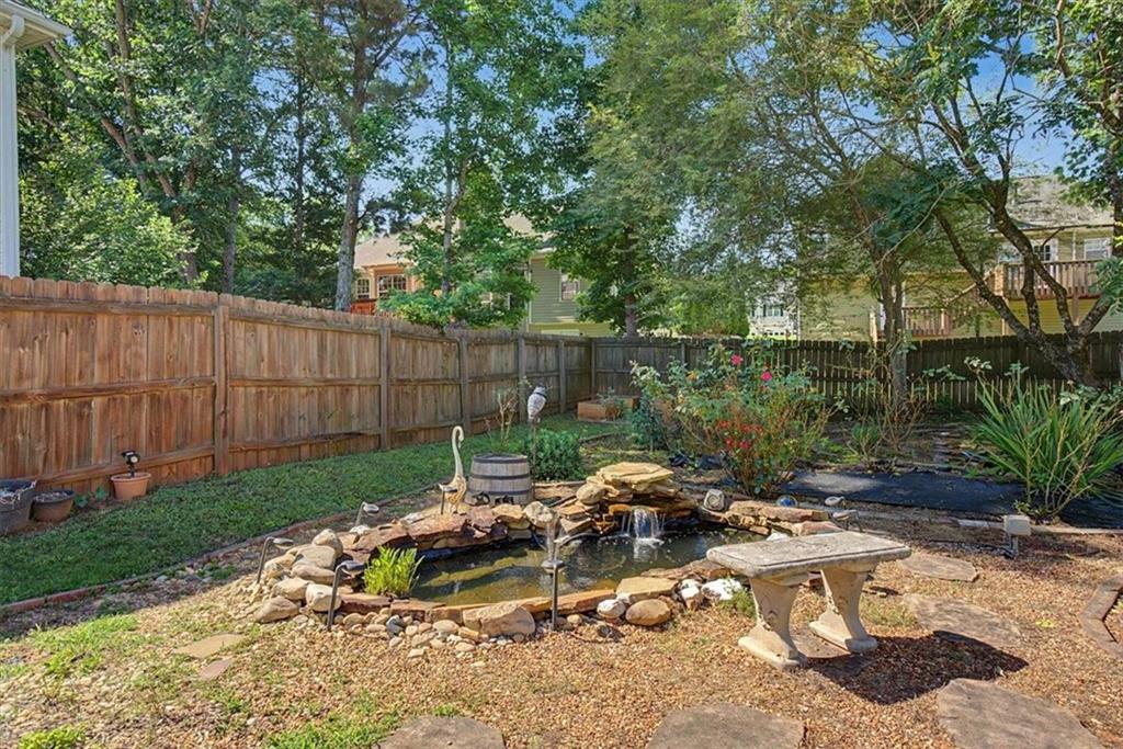214 Moore Valley Way