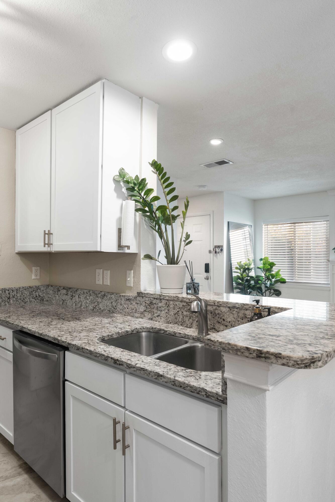 268 Alexandra Drive # 11