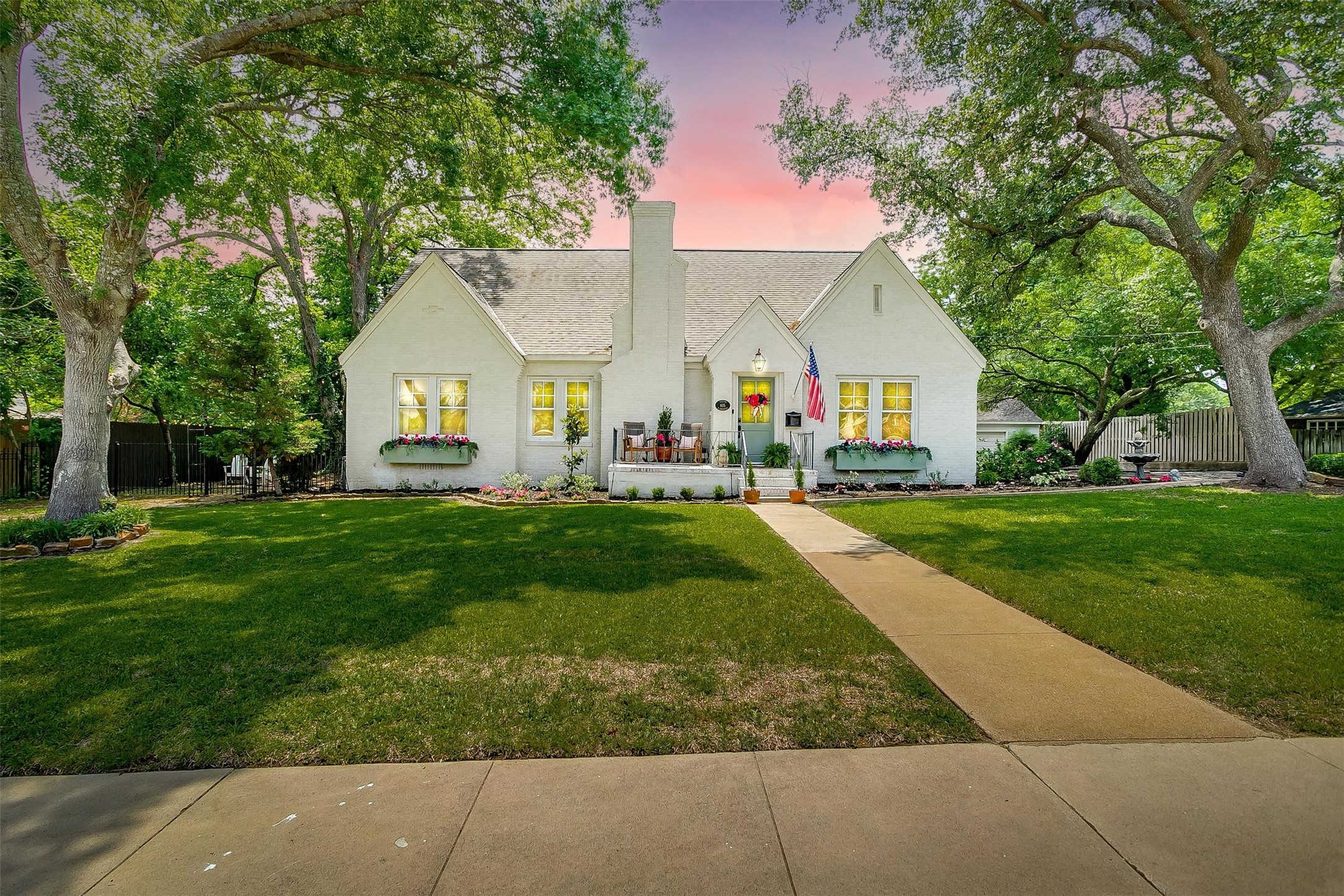 605 W Josephine Street