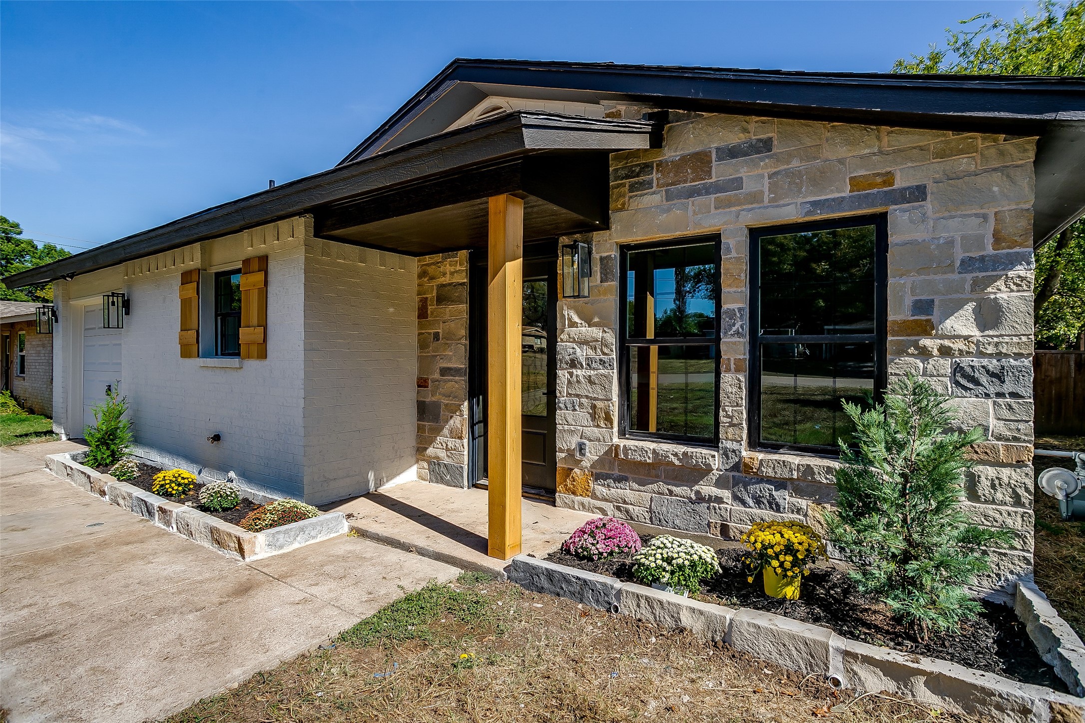 2422 Hardy Road
