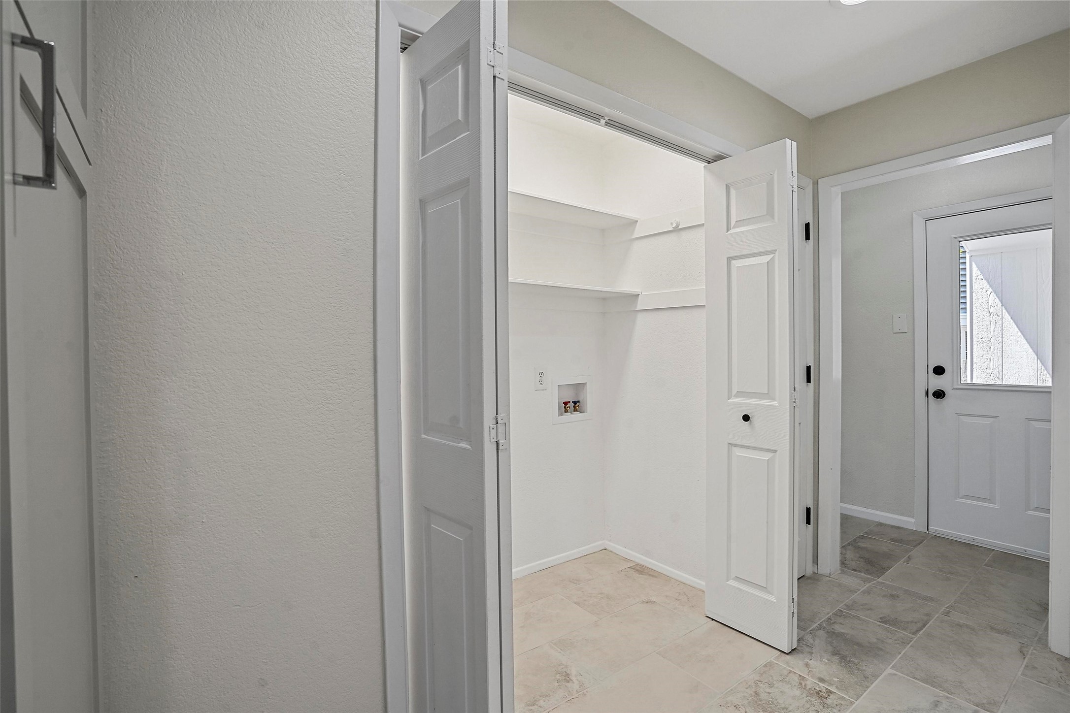 2541 Walsh Court