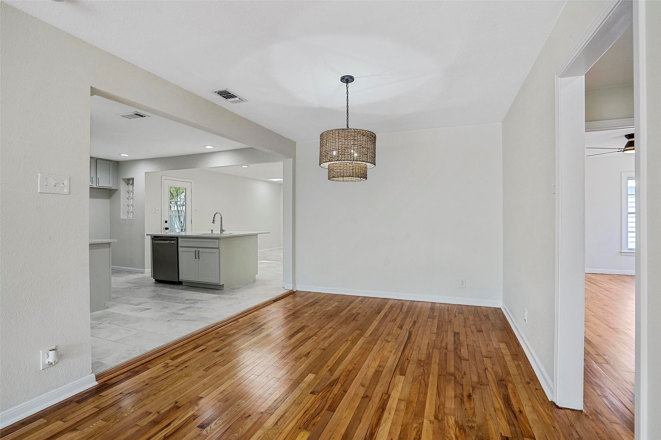 2541 Walsh Court