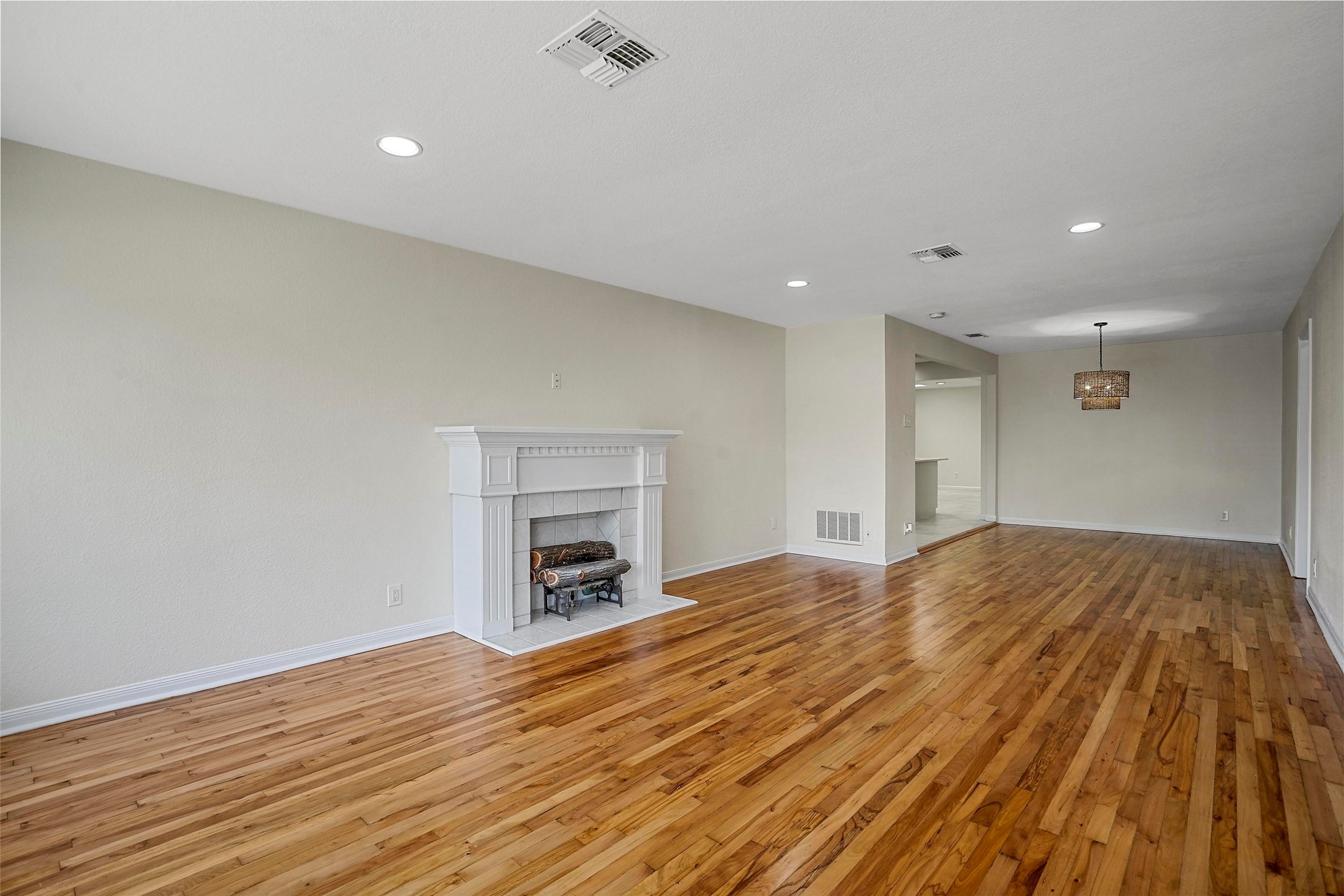 2541 Walsh Court