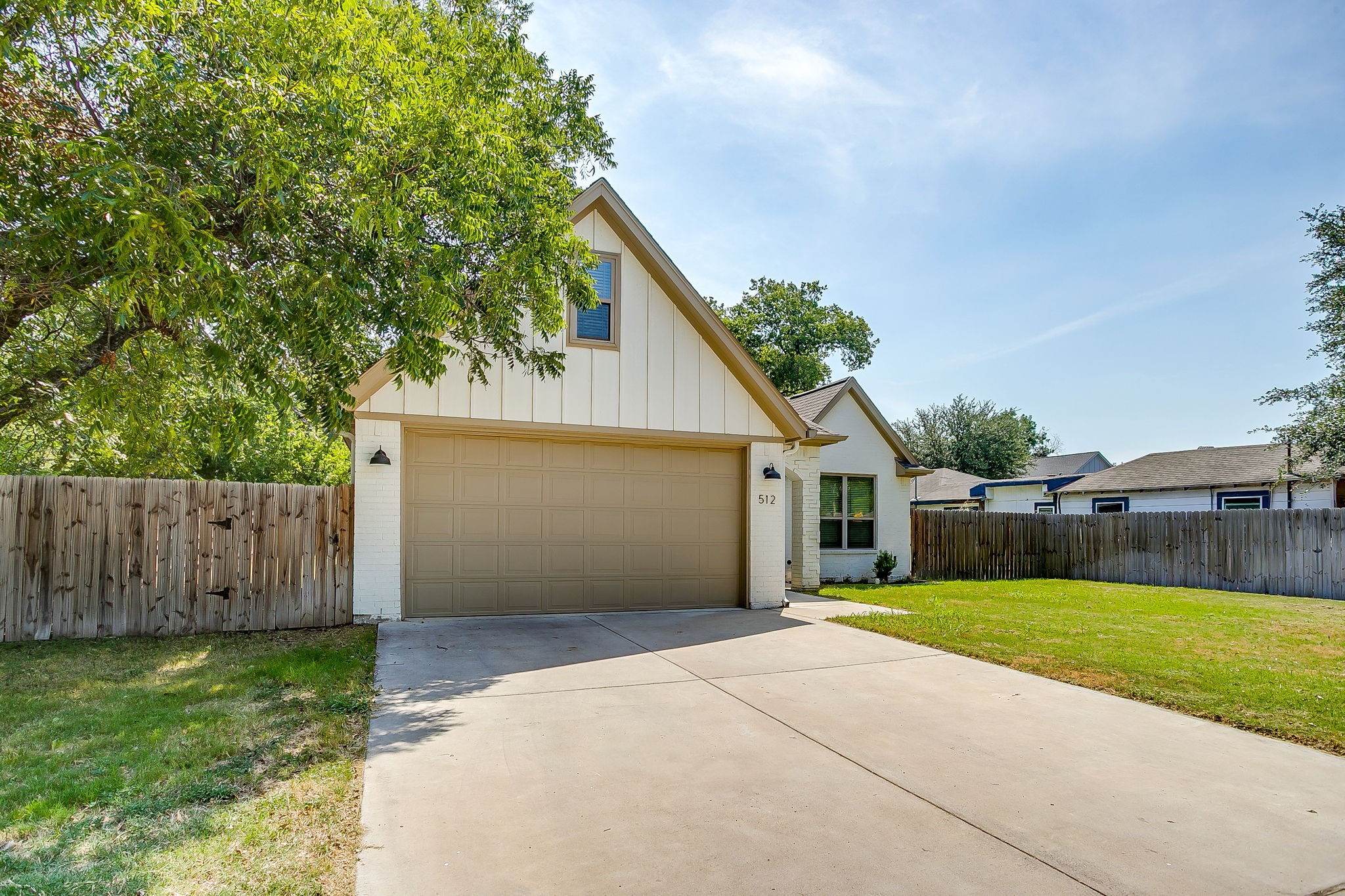 512 Isbell Road