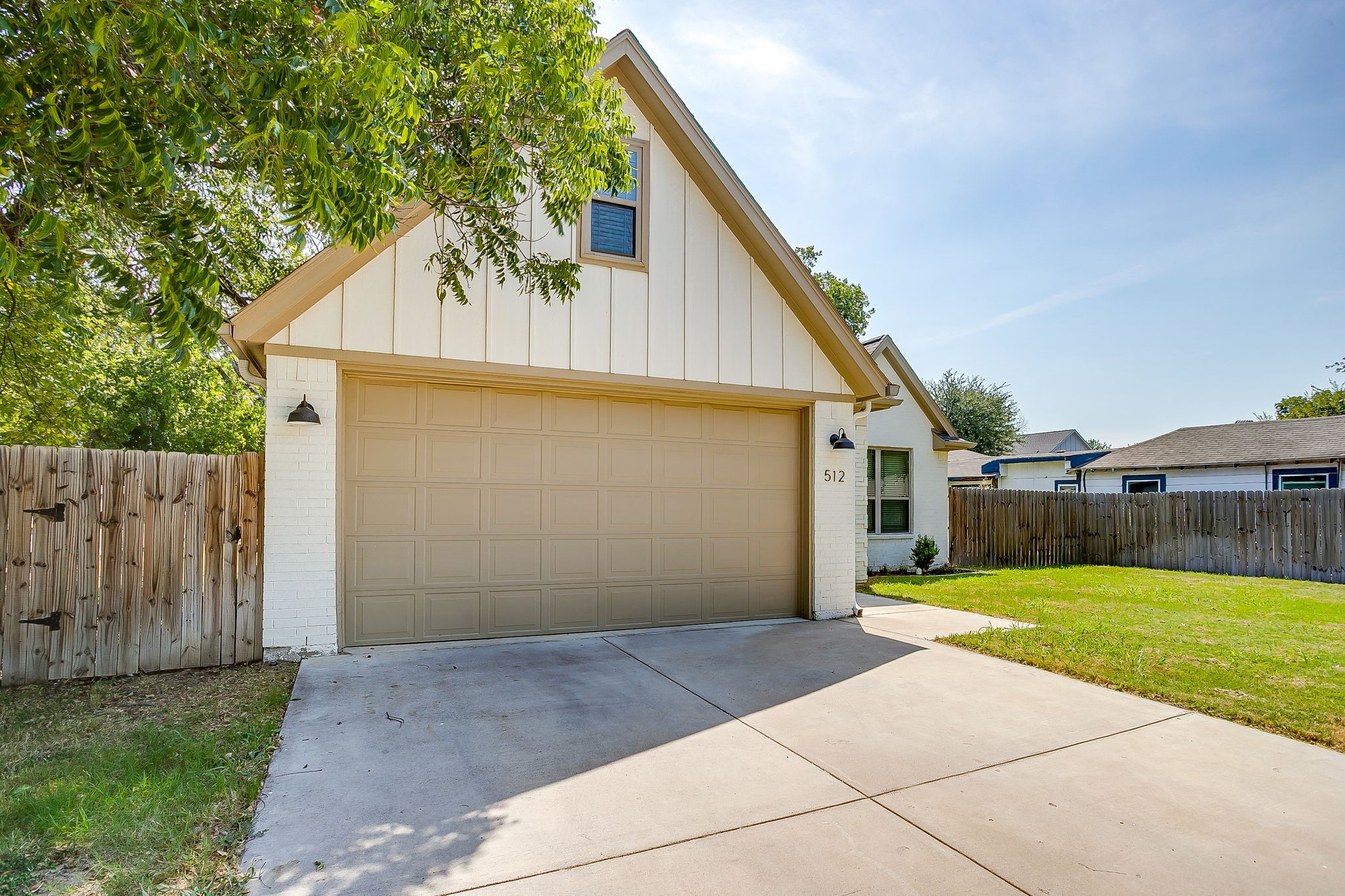 512 Isbell Road