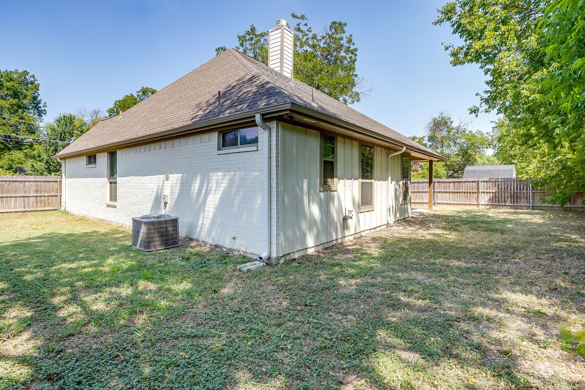 512 Isbell Road