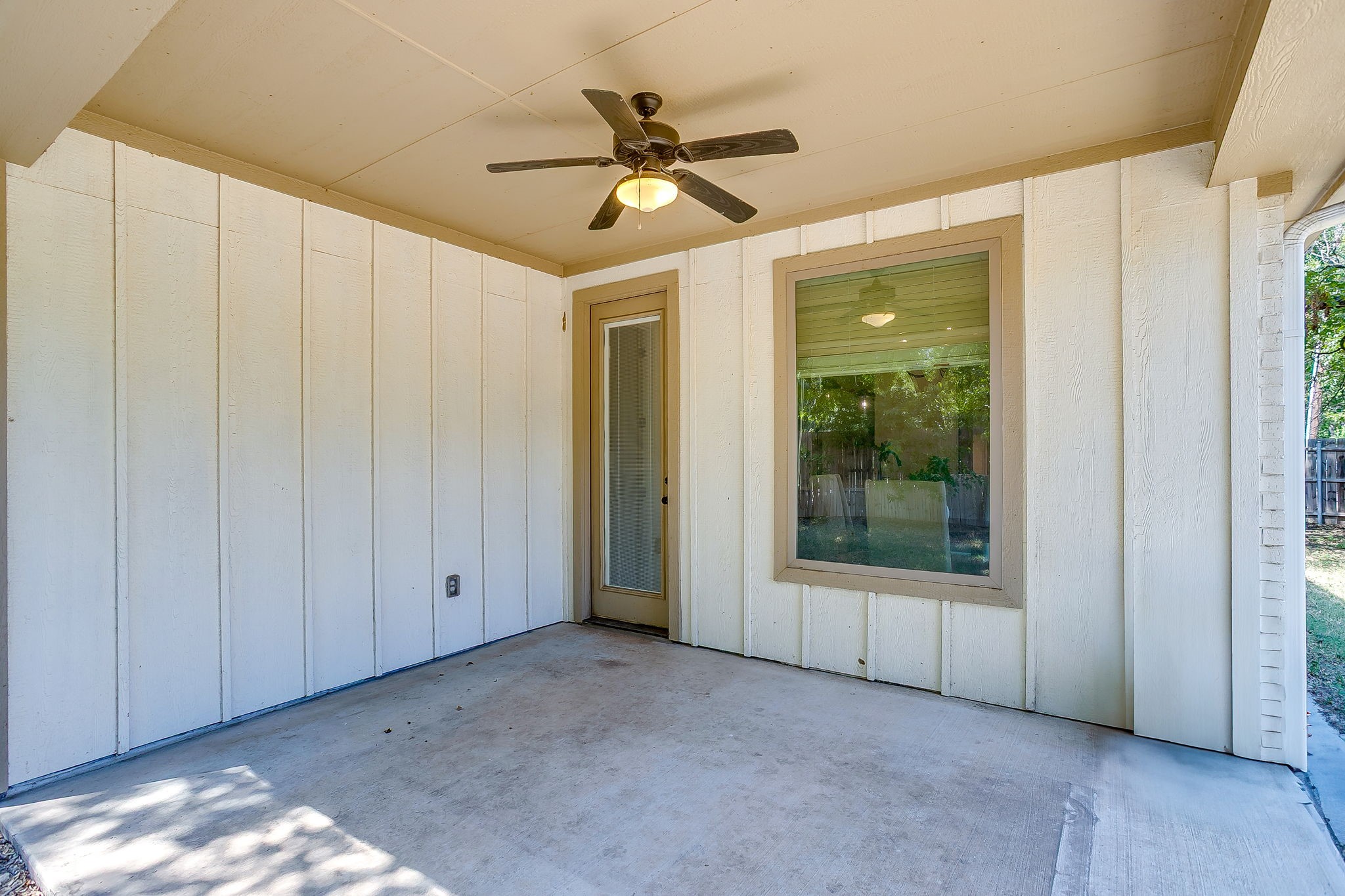 512 Isbell Road