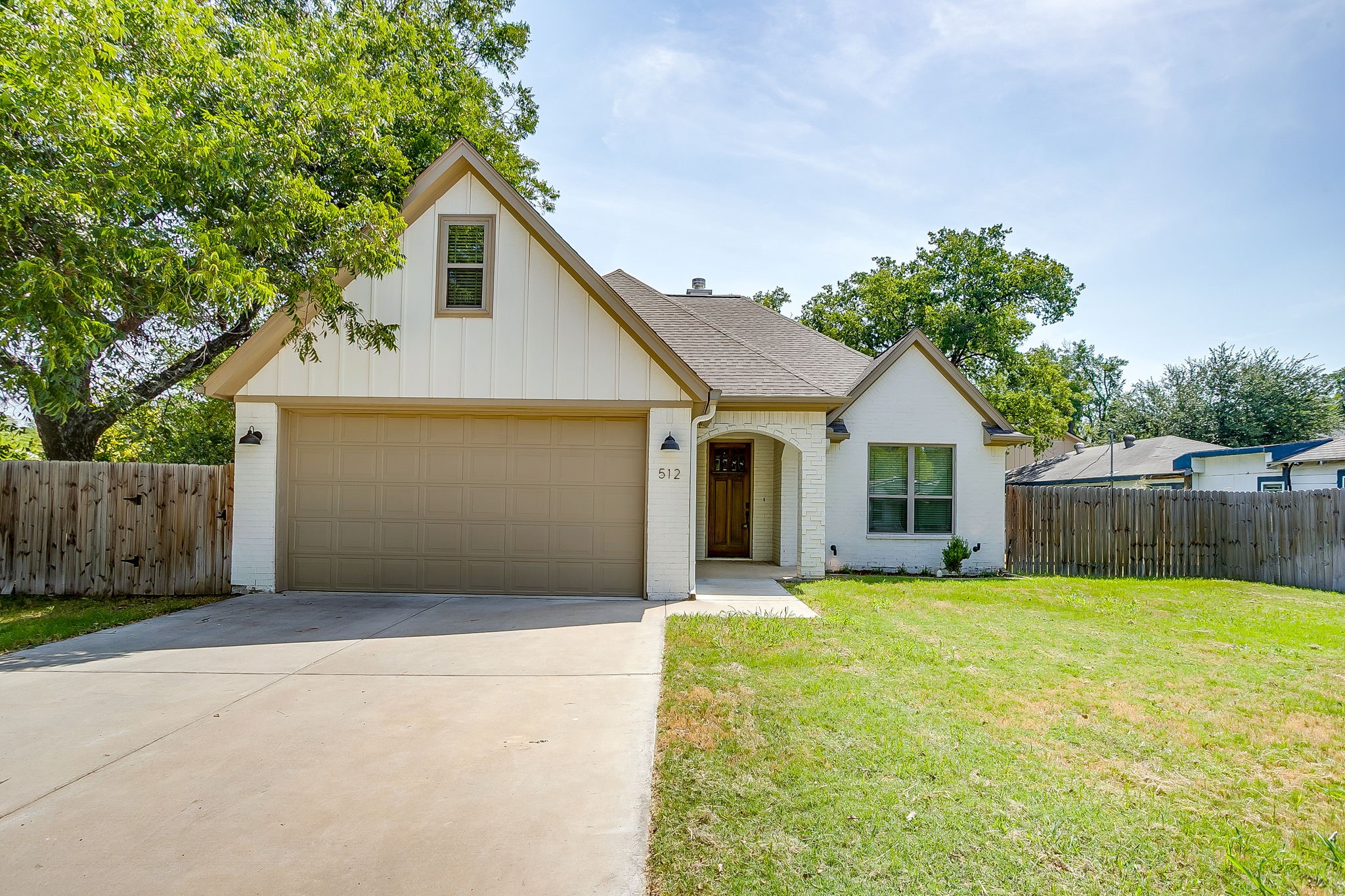 512 Isbell Road