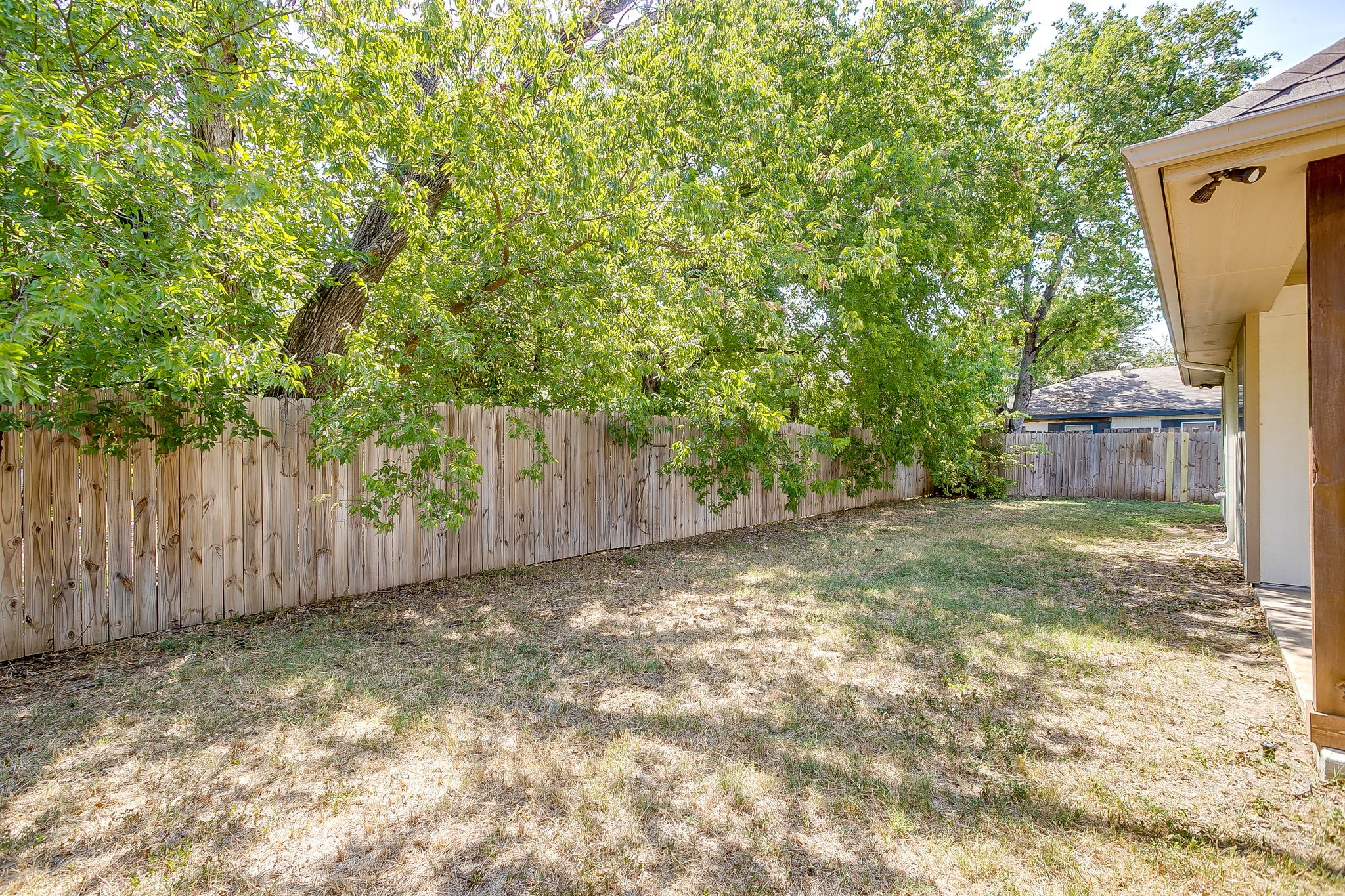 512 Isbell Road