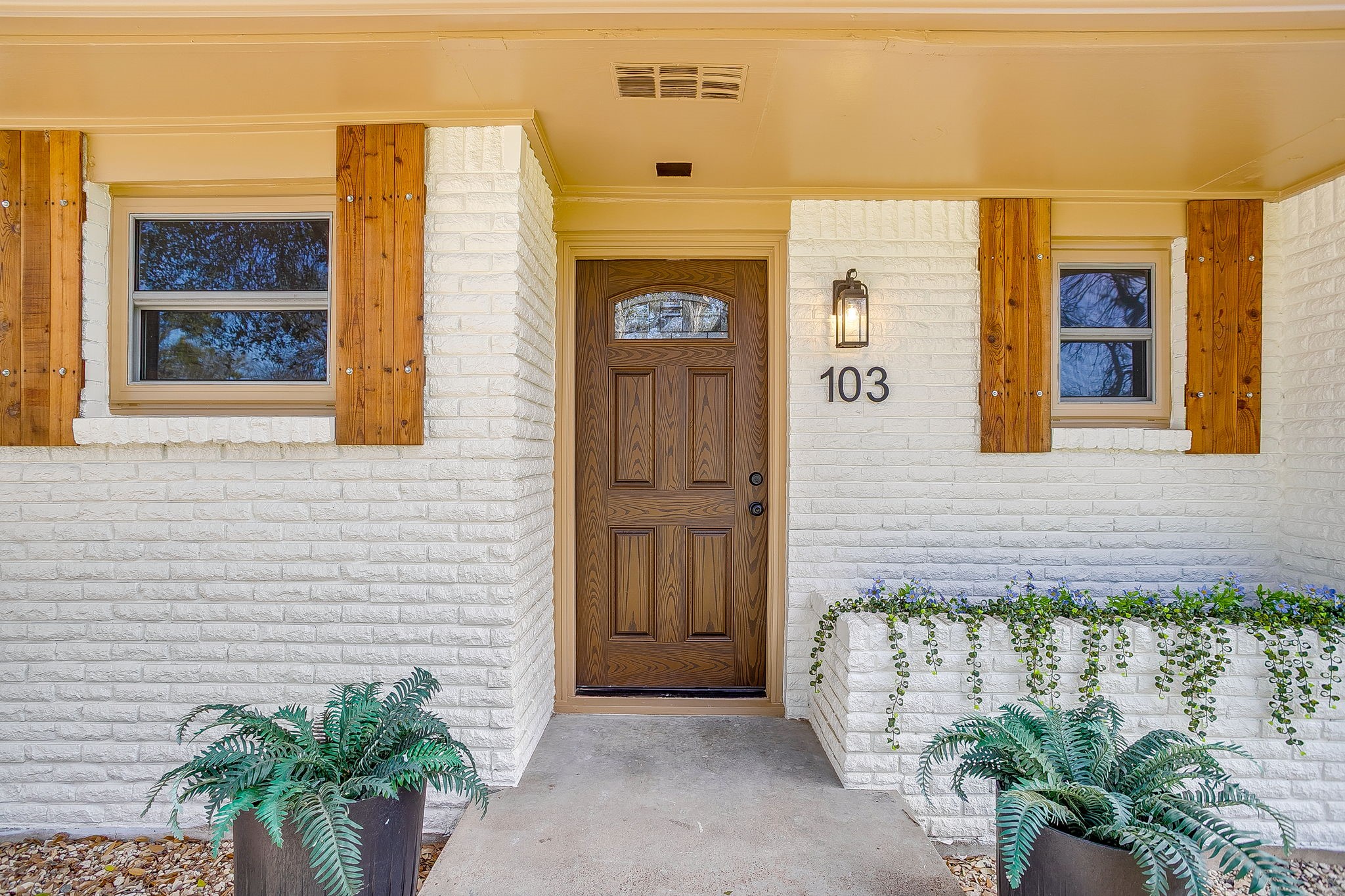 103 Vanshire Road W
