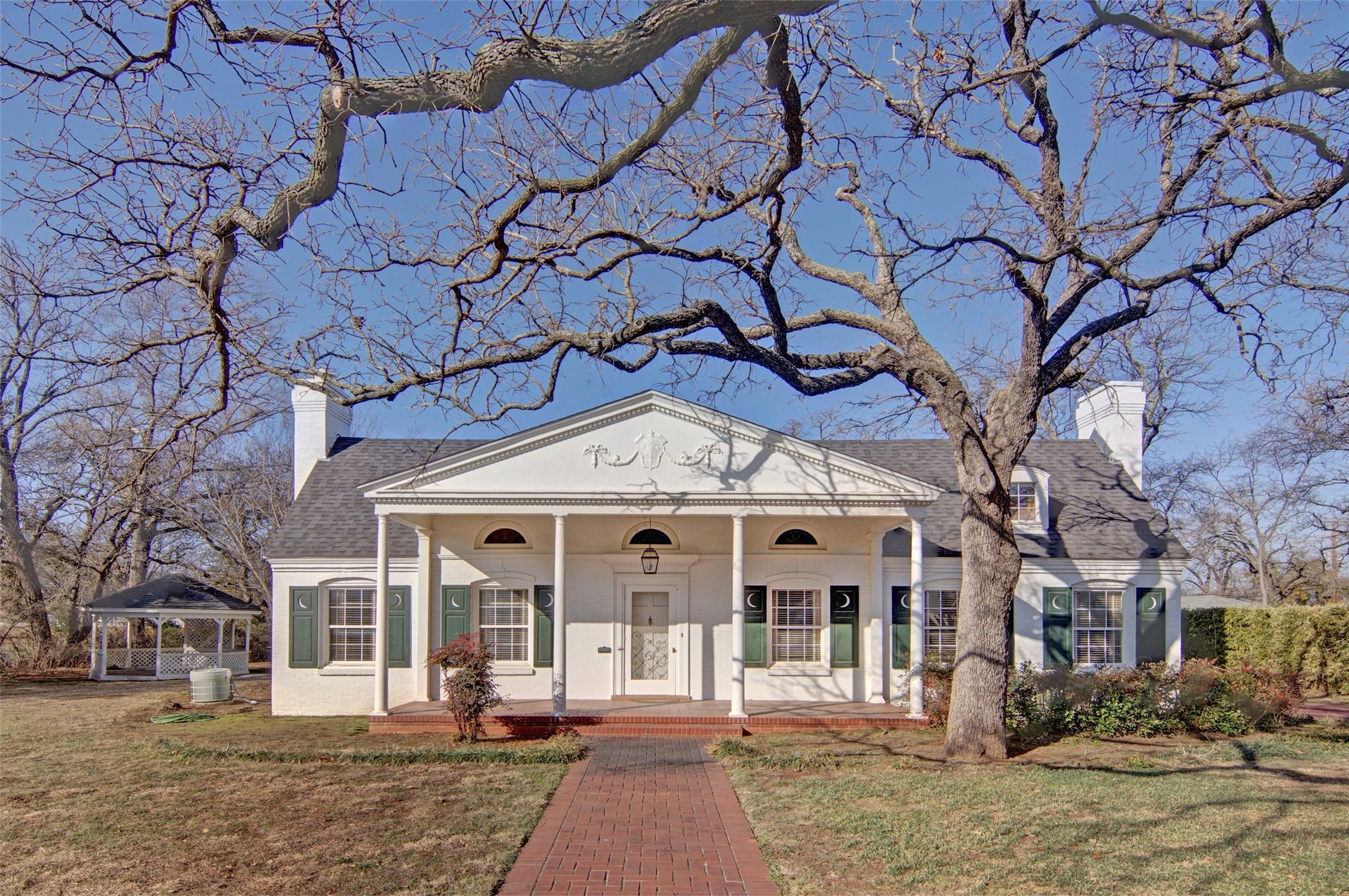 808 Elm Street