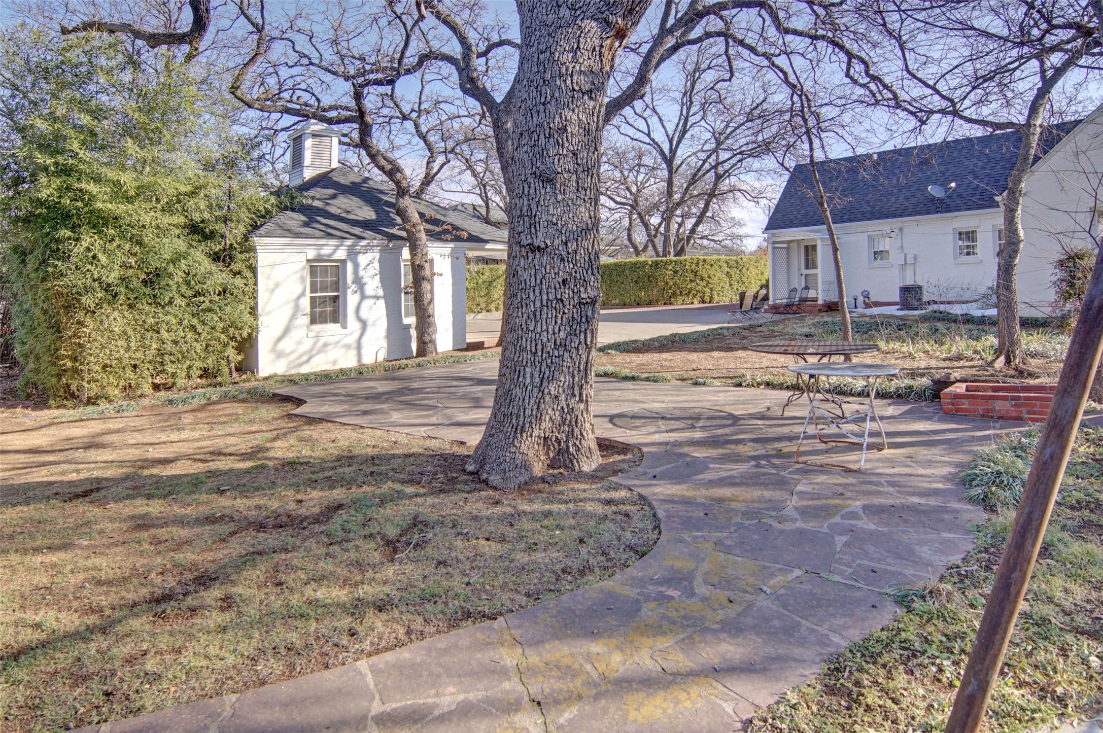 808 Elm Street