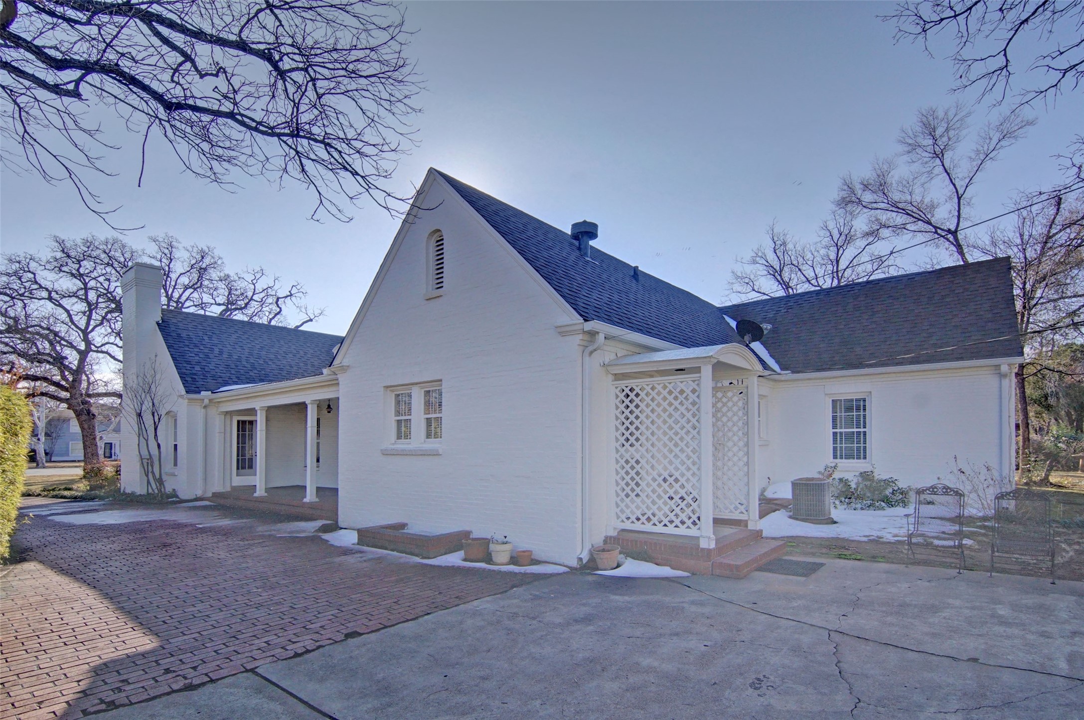 808 Elm Street