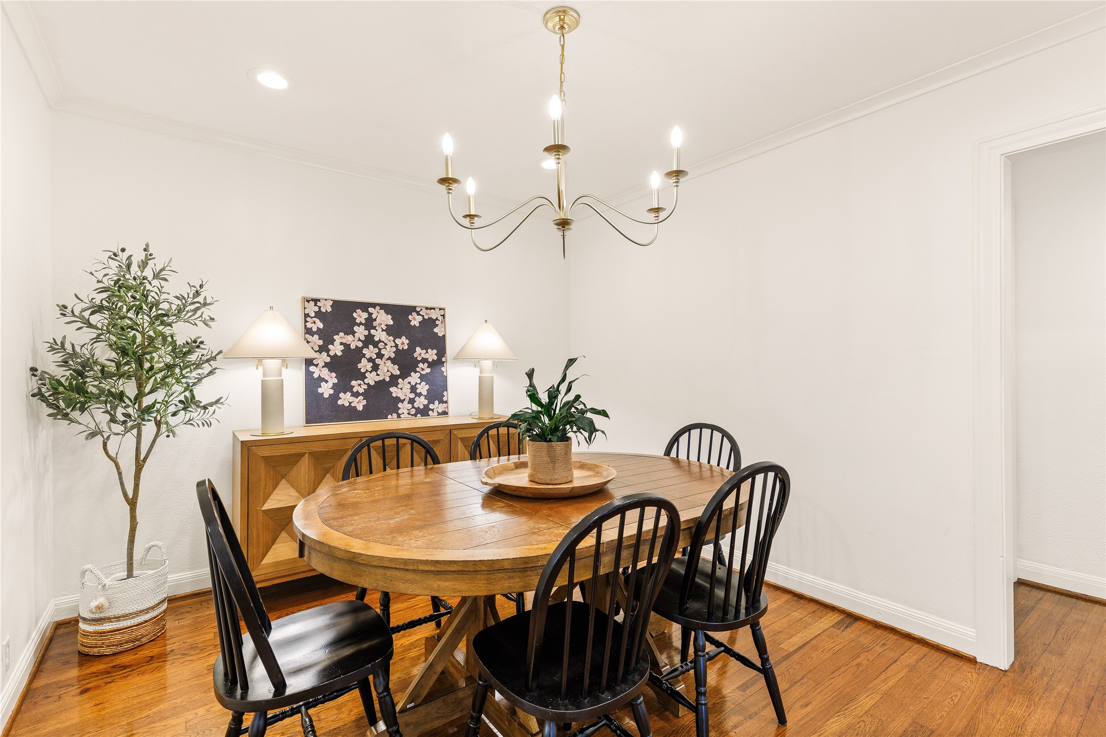 4216 Locke Avenue