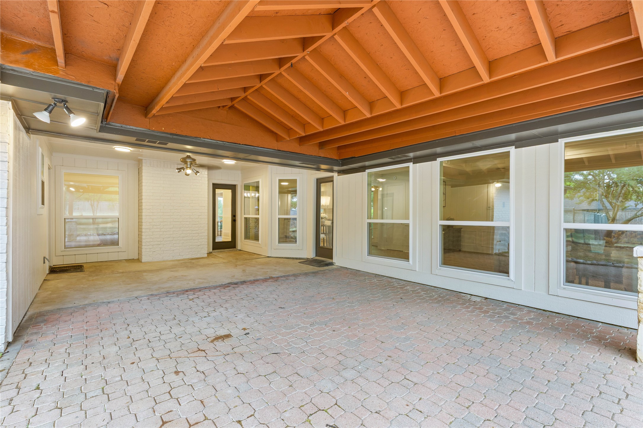 2850 Oak Tree Lane