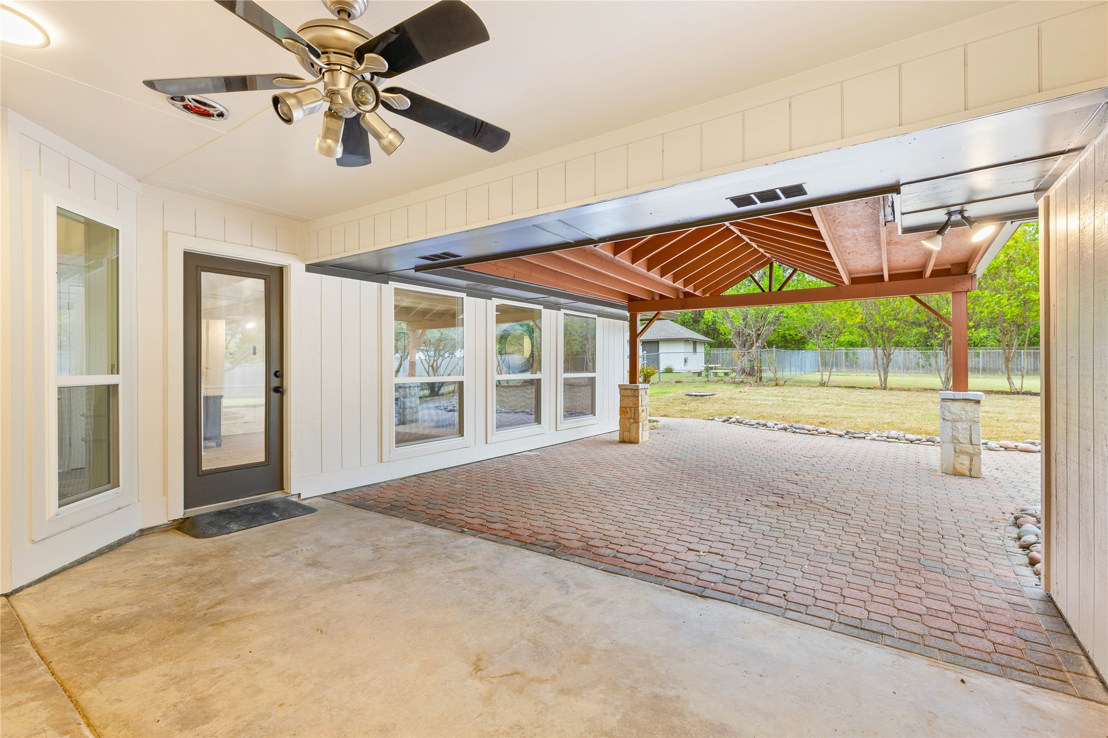 2850 Oak Tree Lane