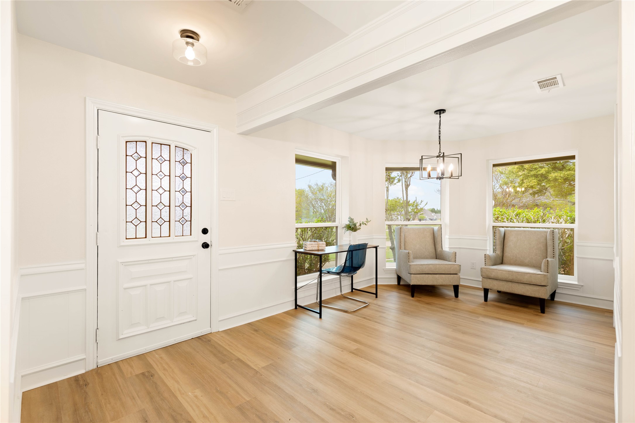 2850 Oak Tree Lane