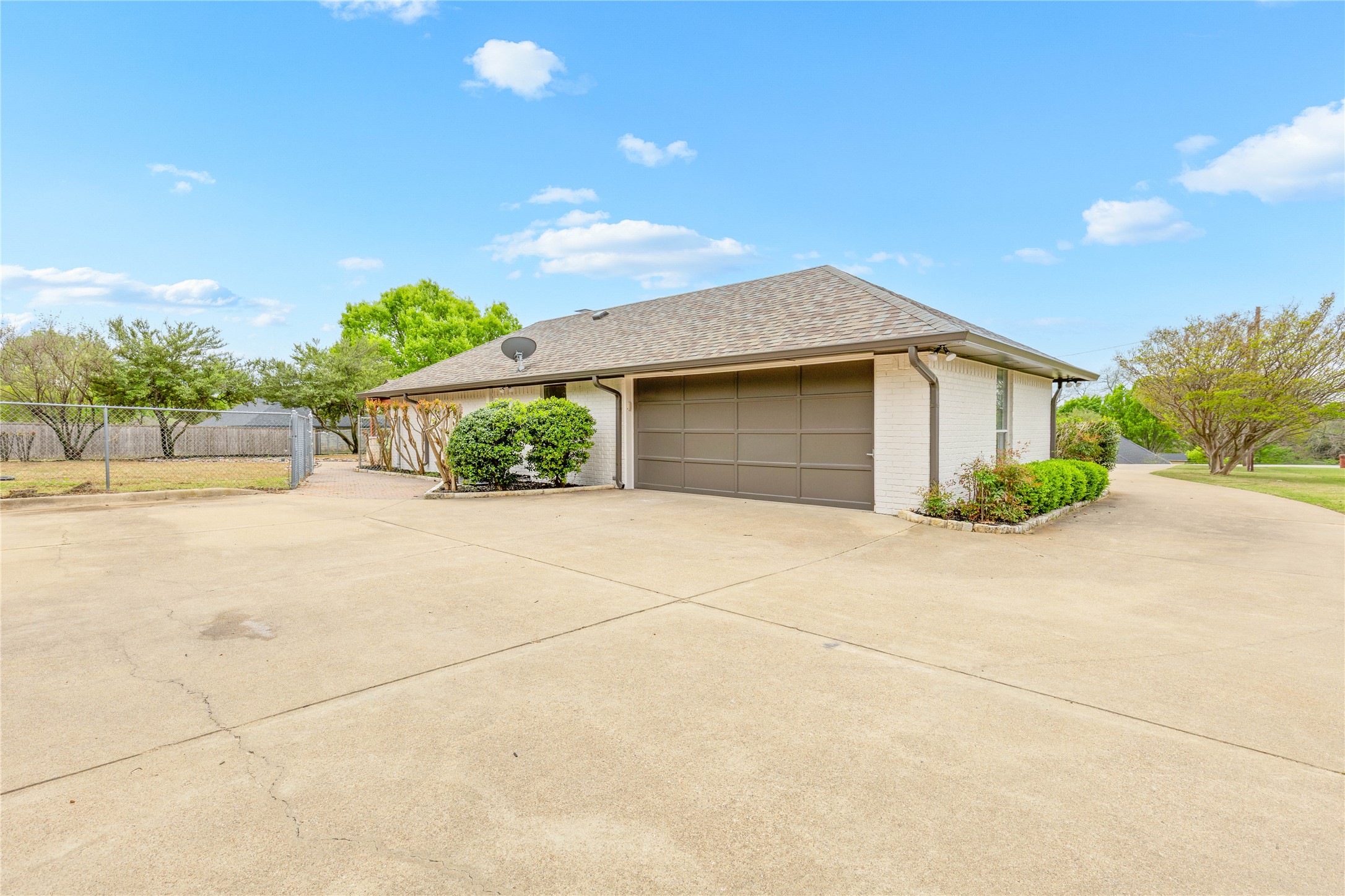 2850 Oak Tree Lane