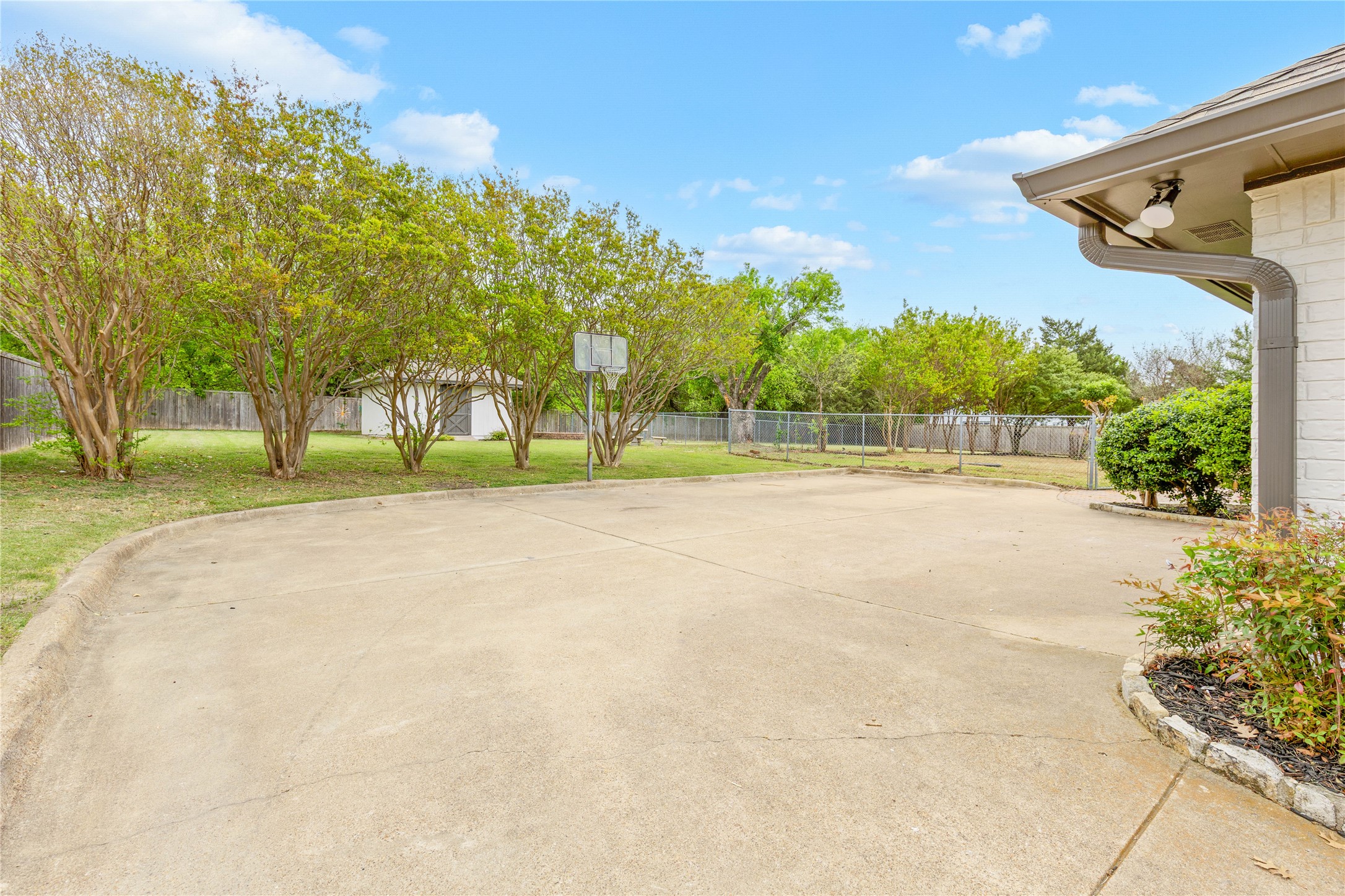 2850 Oak Tree Lane
