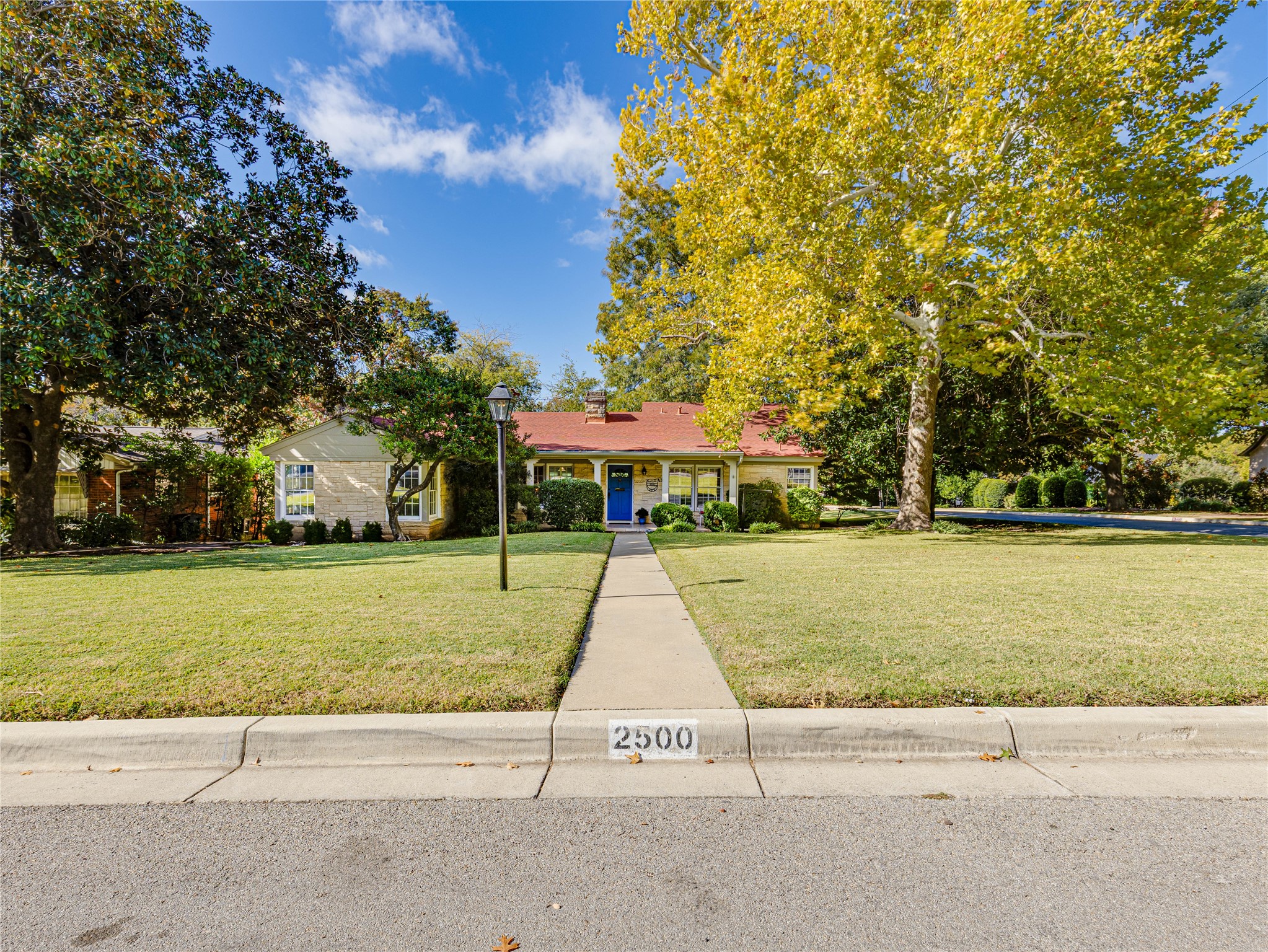 2500 Boyd Avenue