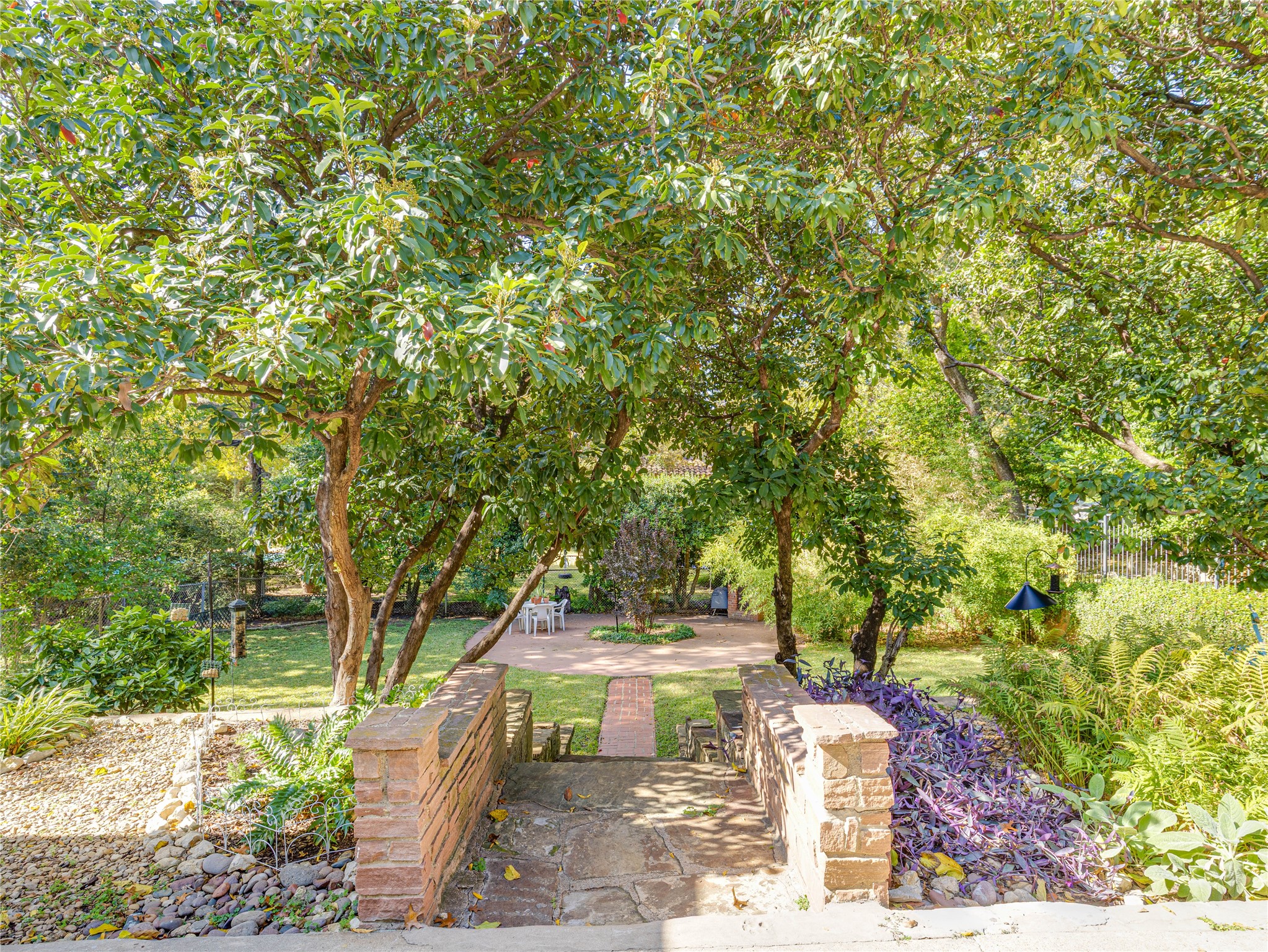 2500 Boyd Avenue