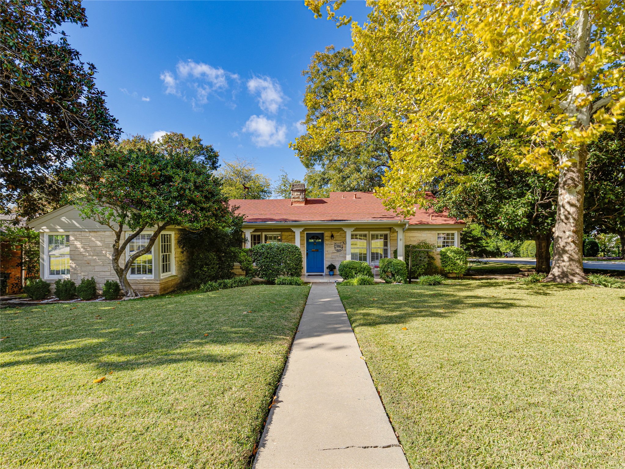 2500 Boyd Avenue