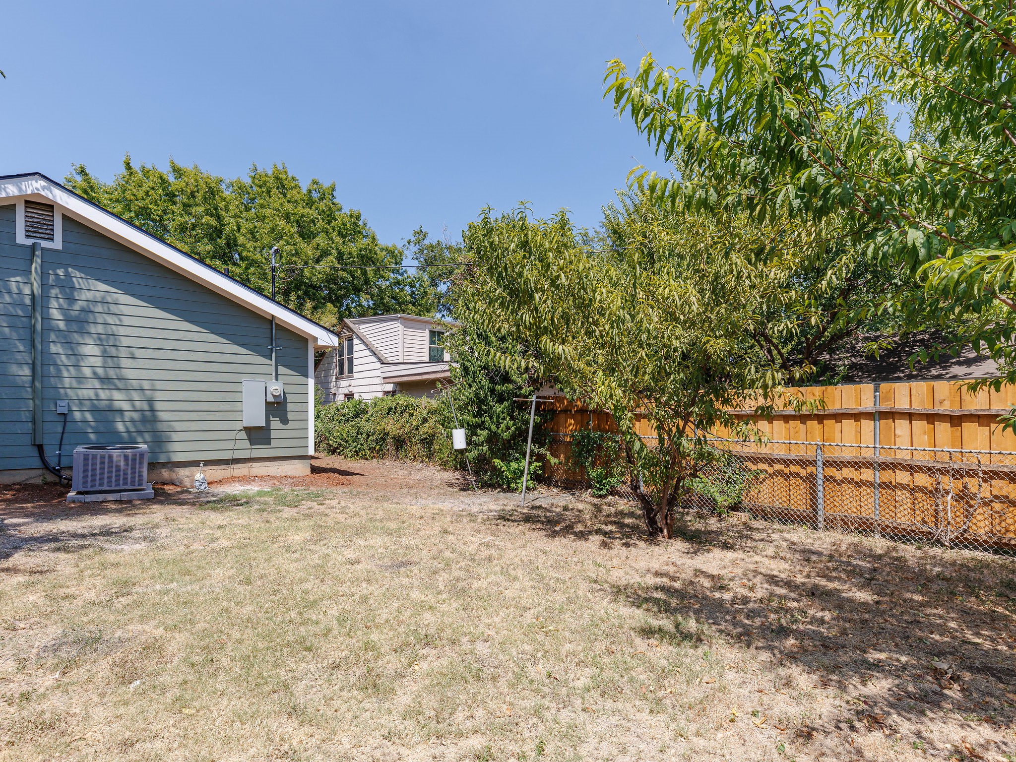 4033 Locke Avenue