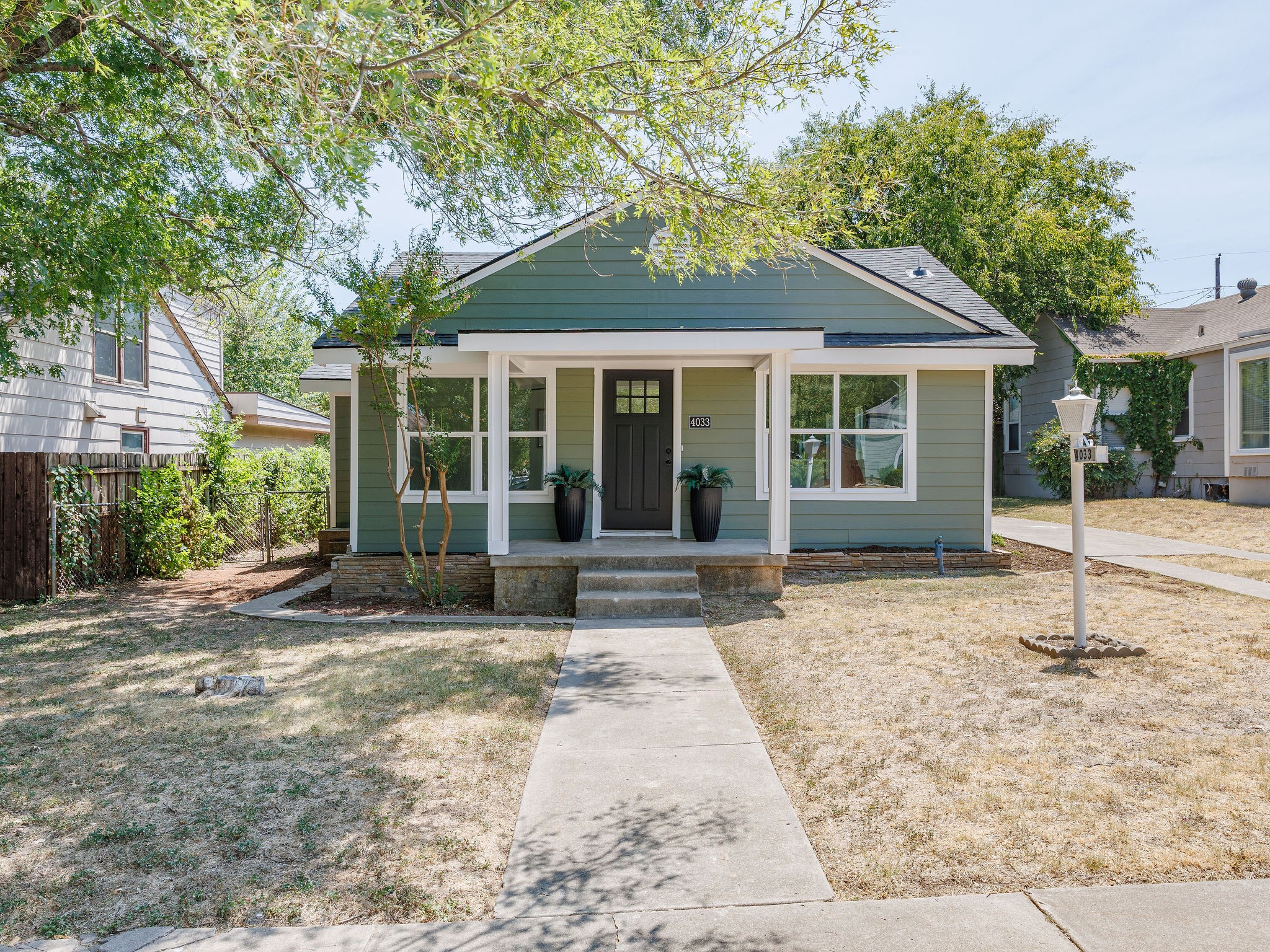 4033 Locke Avenue
