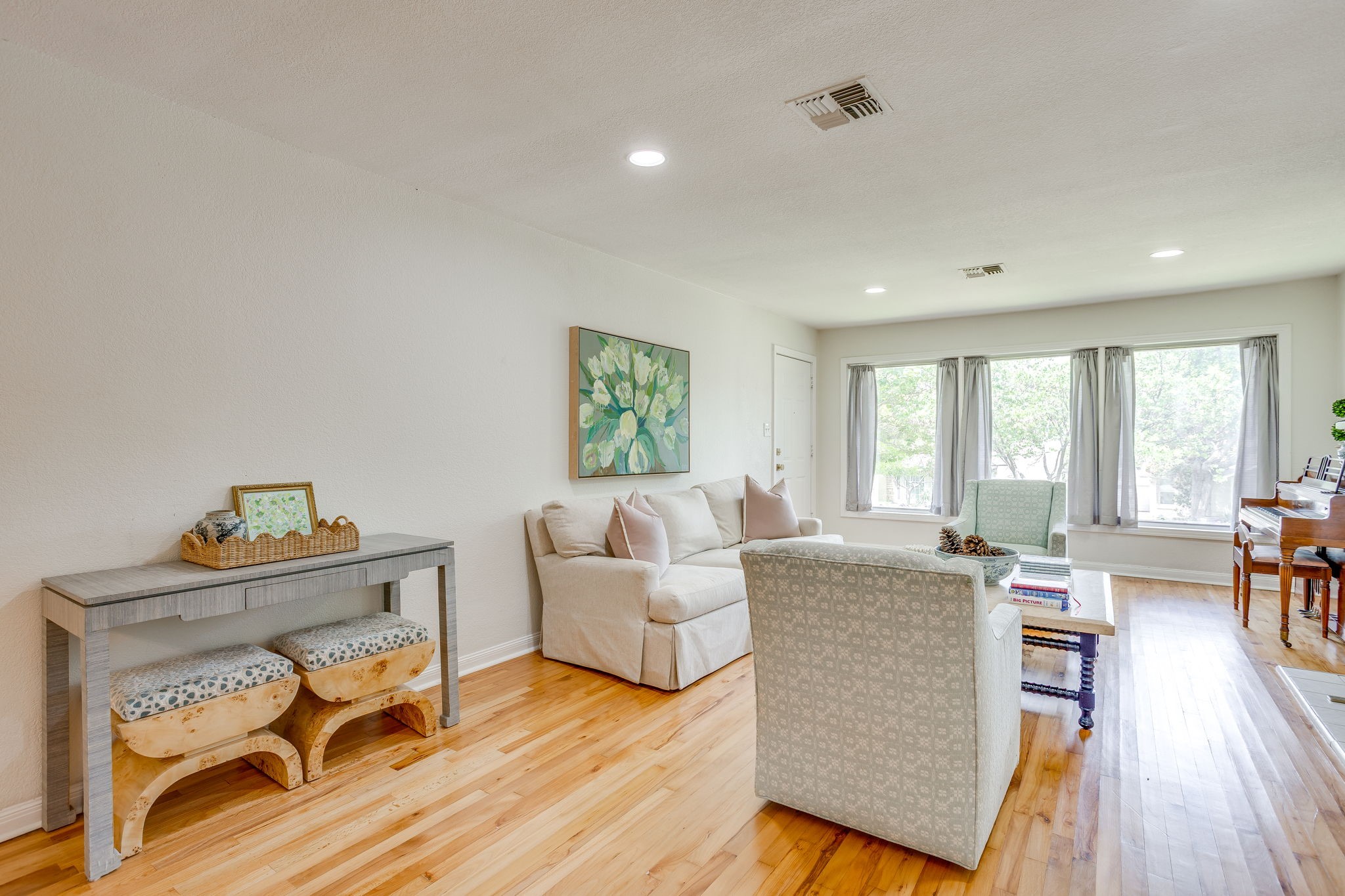 2541 Walsh Court