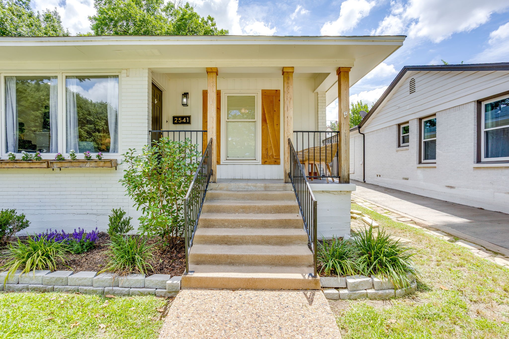 2541 Walsh Court