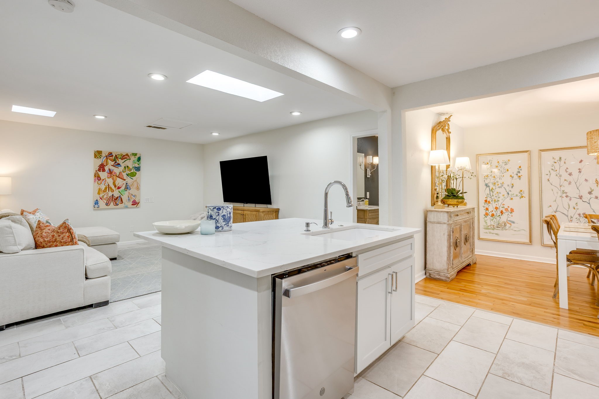 2541 Walsh Court
