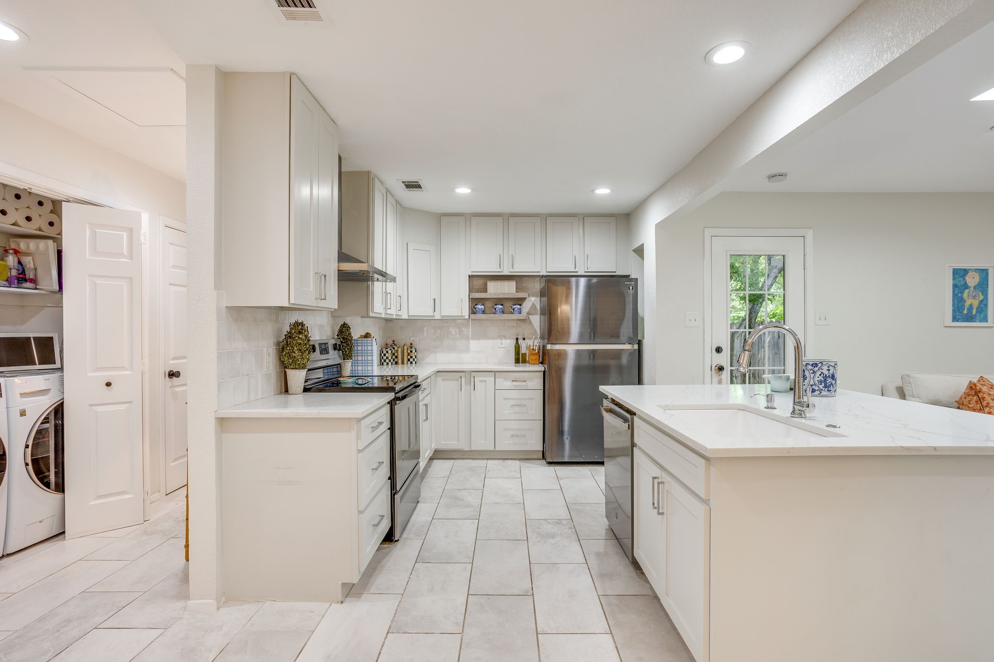 2541 Walsh Court