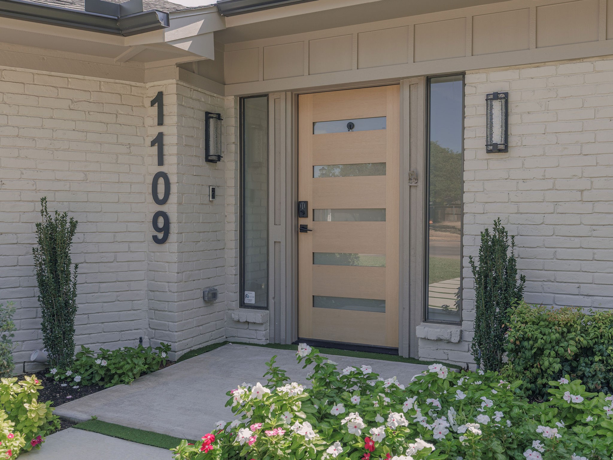 1109 Mill Springs