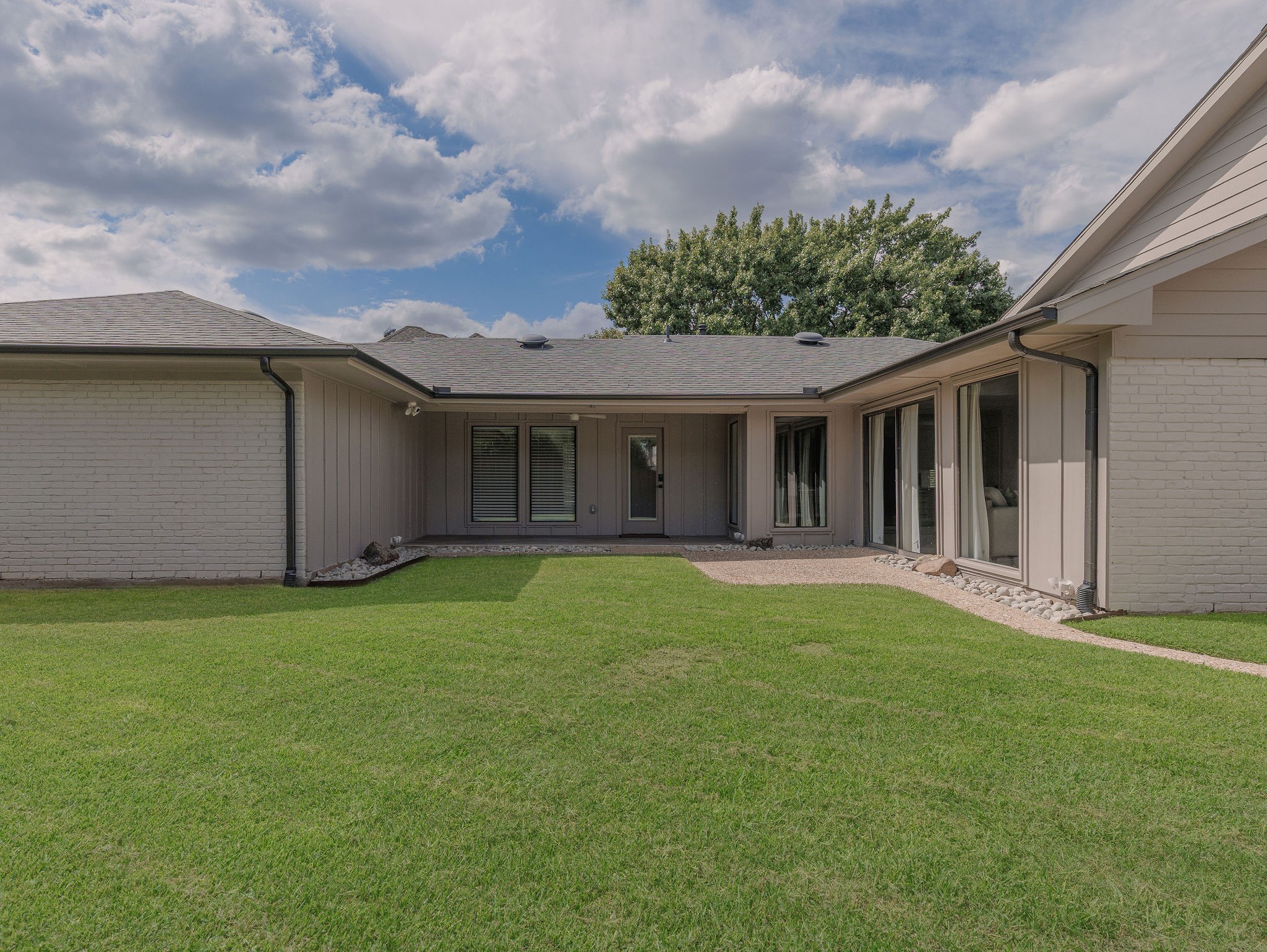 1109 Mill Springs