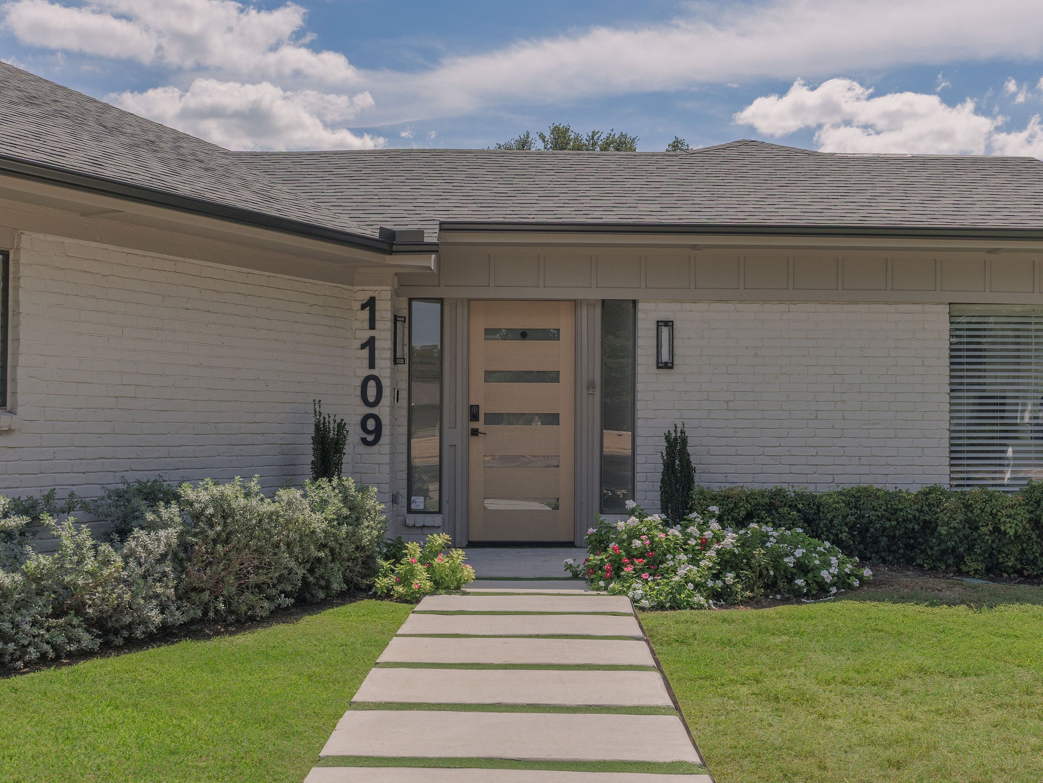 1109 Mill Springs